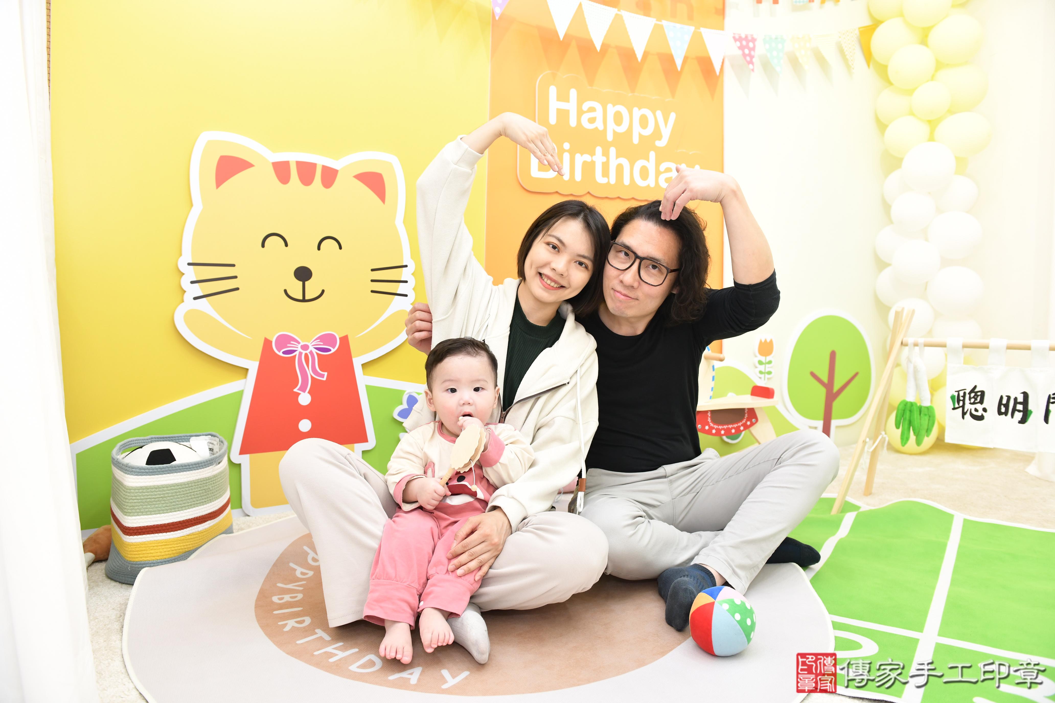 傳家手工印章台南店、抓周、度脺、美式風會場、傳家嬰兒古禮、吉祥話、抓周道具物品24種、拍照。抓周證書。寶寶抓周、滿周歲、生日快樂、祝福