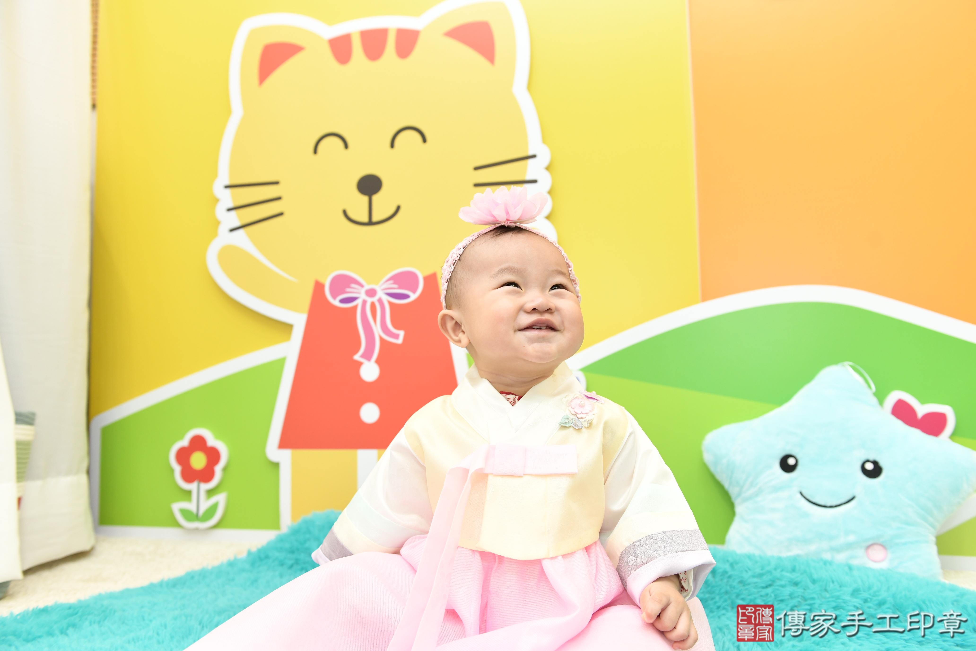 傳家手工印章台南店、抓周、度脺、美式風會場、傳家嬰兒古禮、吉祥話、抓周道具物品24種、拍照。抓周證書。寶寶抓周、滿周歲、生日快樂、祝福