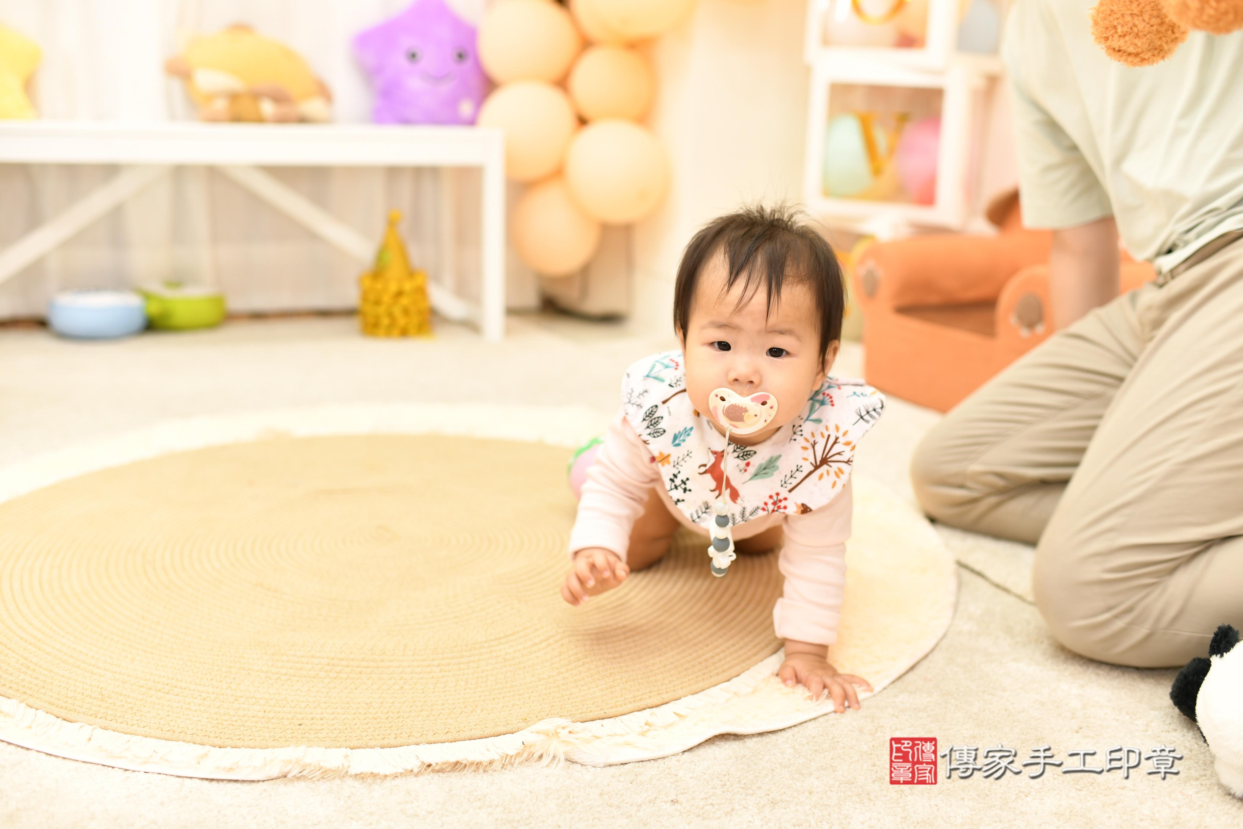 傳家手工印章高雄店、抓周、度脺、美式風會場、傳家嬰兒古禮、吉祥話、抓周道具物品24種、拍照。抓周證書。寶寶抓周、滿周歲、生日快樂、祝福