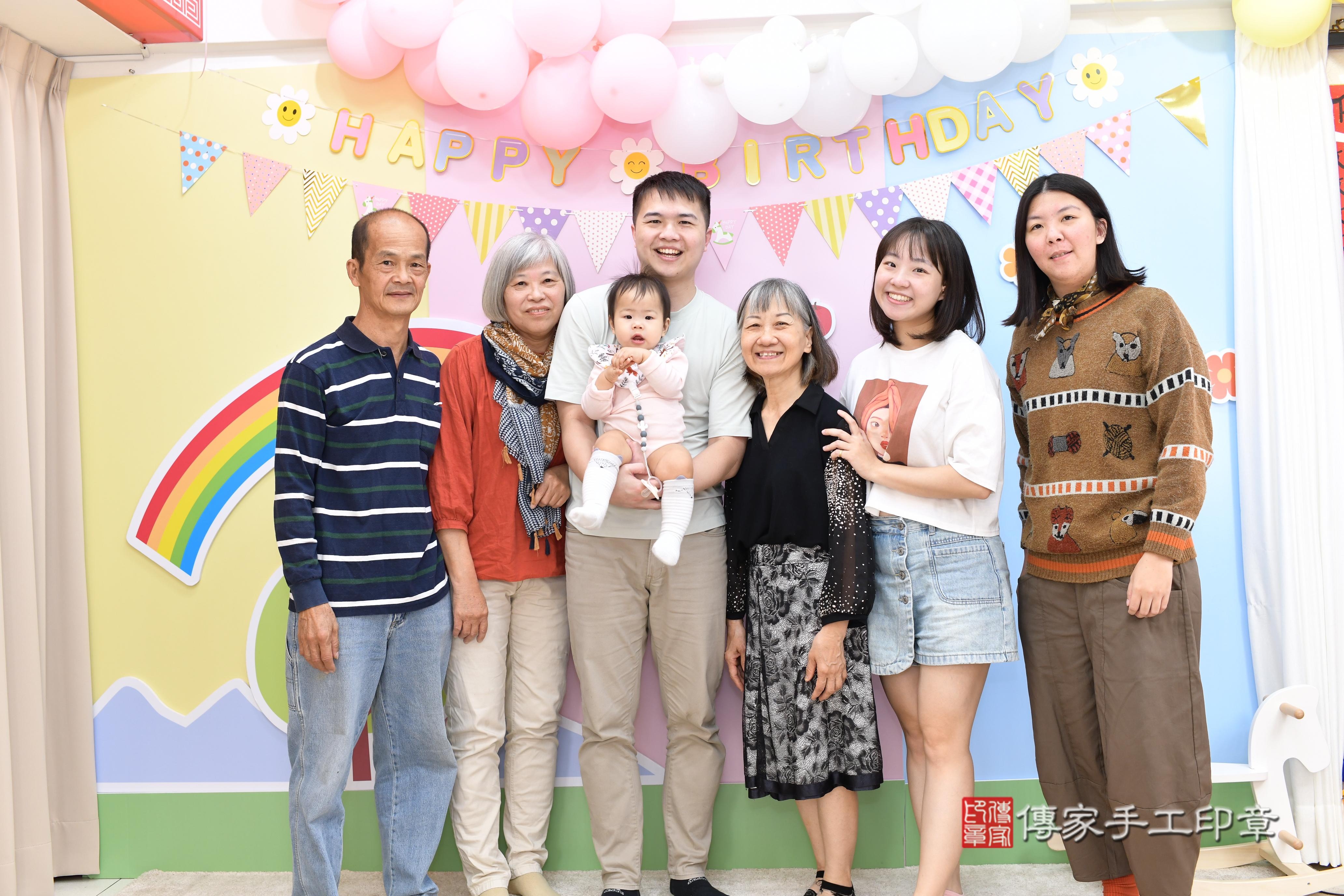 傳家手工印章高雄店、抓周、度脺、美式風會場、傳家嬰兒古禮、吉祥話、抓周道具物品24種、拍照。抓周證書。寶寶抓周、滿周歲、生日快樂、祝福