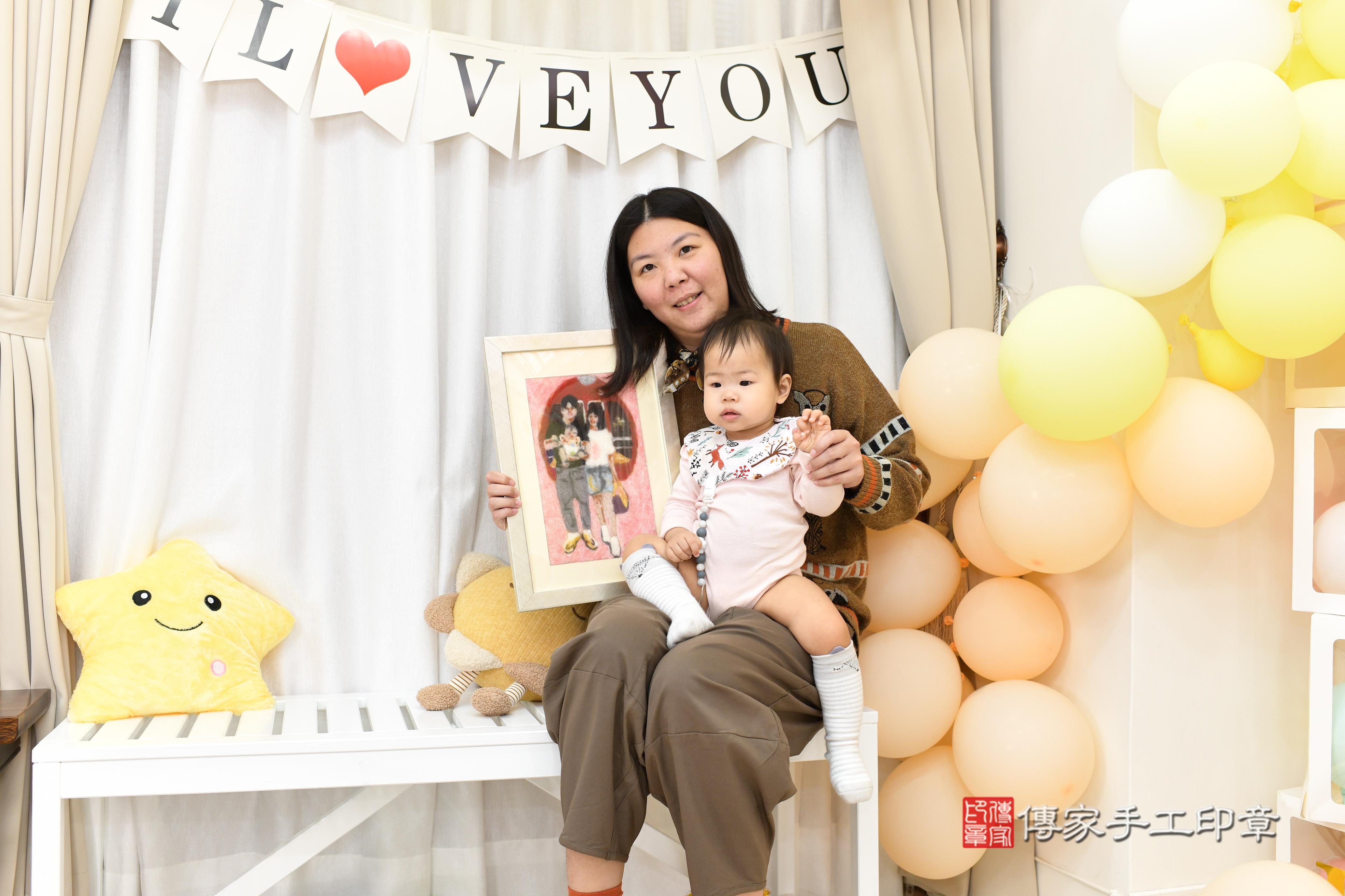 傳家手工印章高雄店、抓周、度脺、美式風會場、傳家嬰兒古禮、吉祥話、抓周道具物品24種、拍照。抓周證書。寶寶抓周、滿周歲、生日快樂、祝福