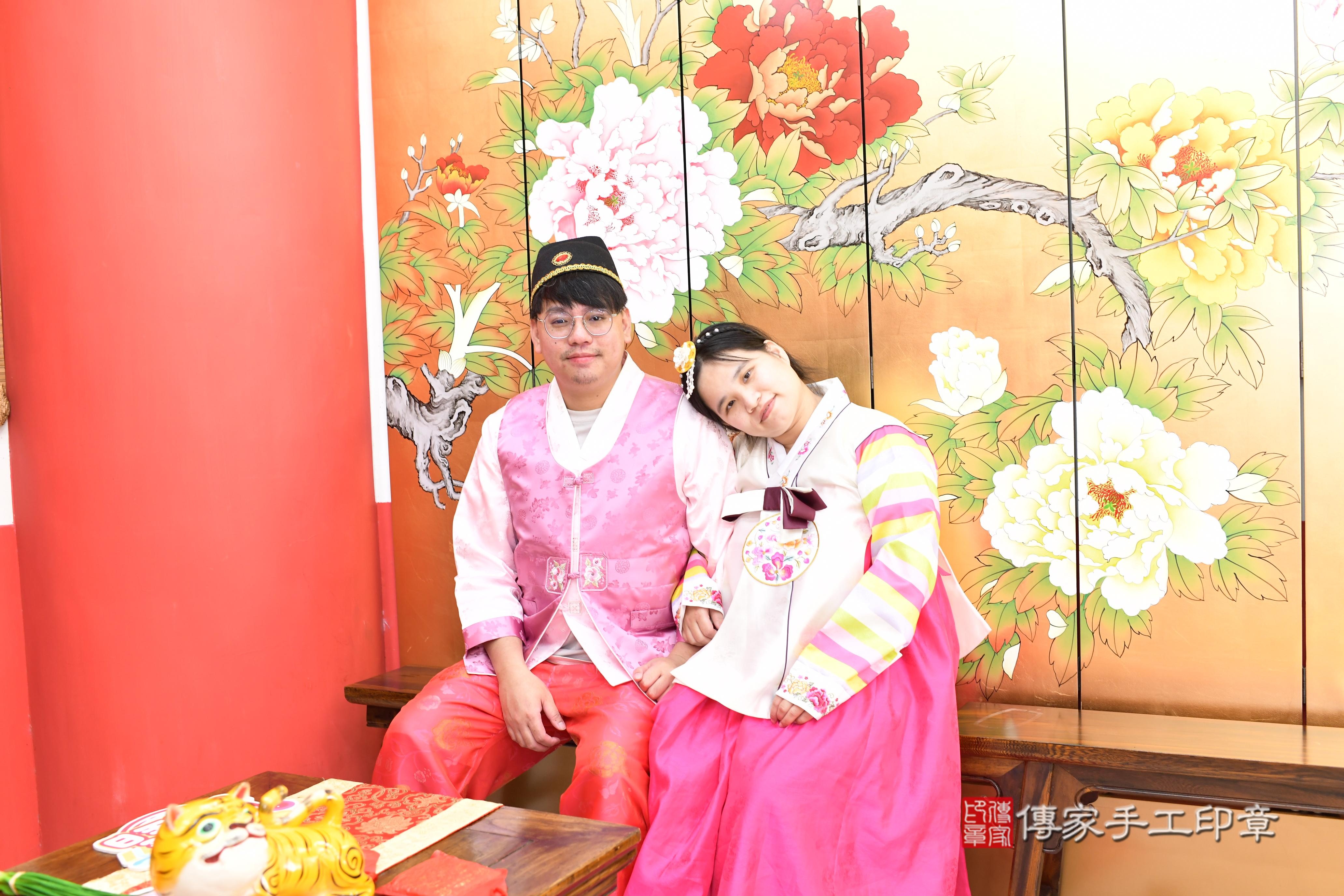 傳家手工印章高雄店、抓周、度脺、美式風會場、傳家嬰兒古禮、吉祥話、抓周道具物品24種、拍照。抓周證書。寶寶抓周、滿周歲、生日快樂、祝福