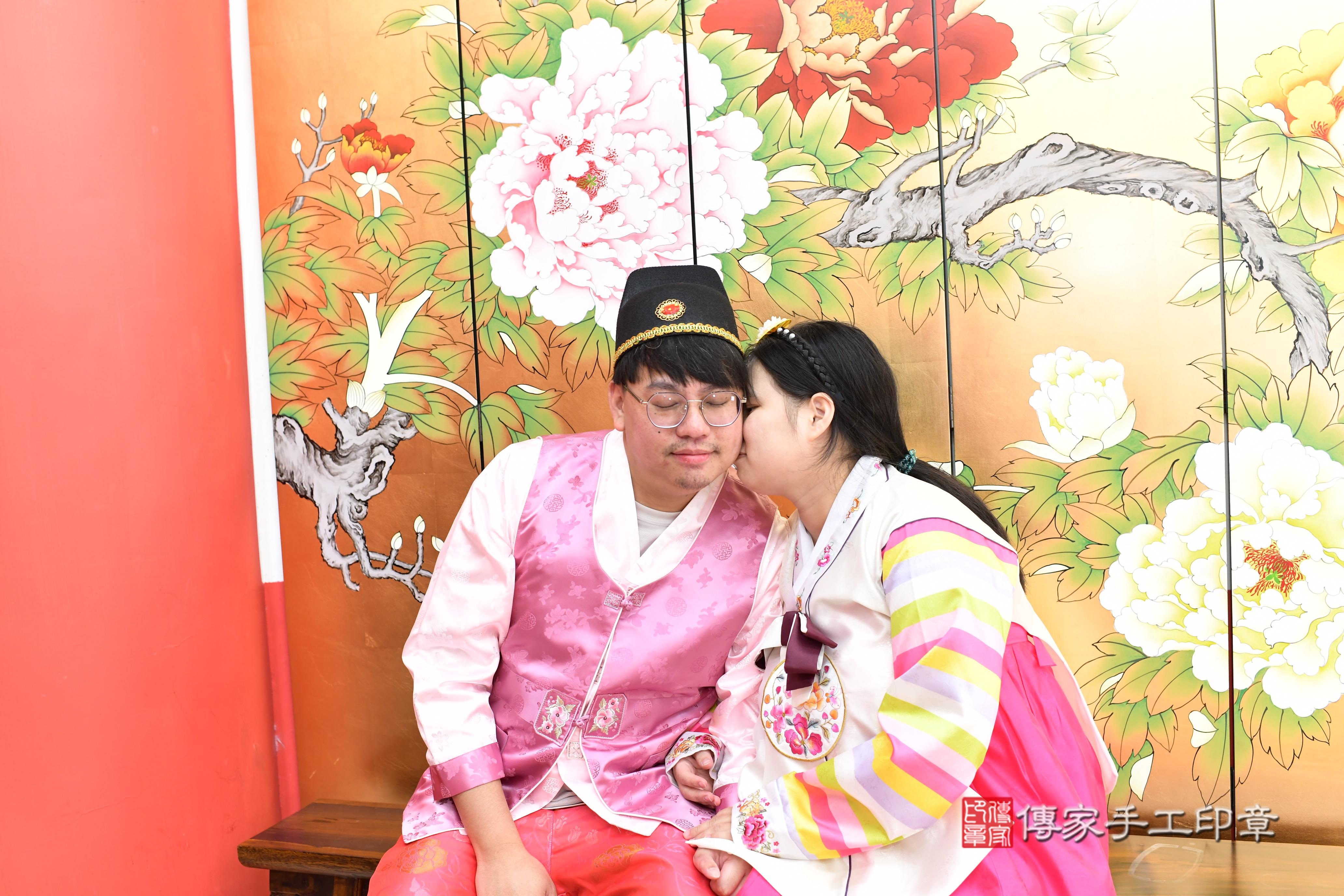 傳家手工印章高雄店、抓周、度脺、美式風會場、傳家嬰兒古禮、吉祥話、抓周道具物品24種、拍照。抓周證書。寶寶抓周、滿周歲、生日快樂、祝福