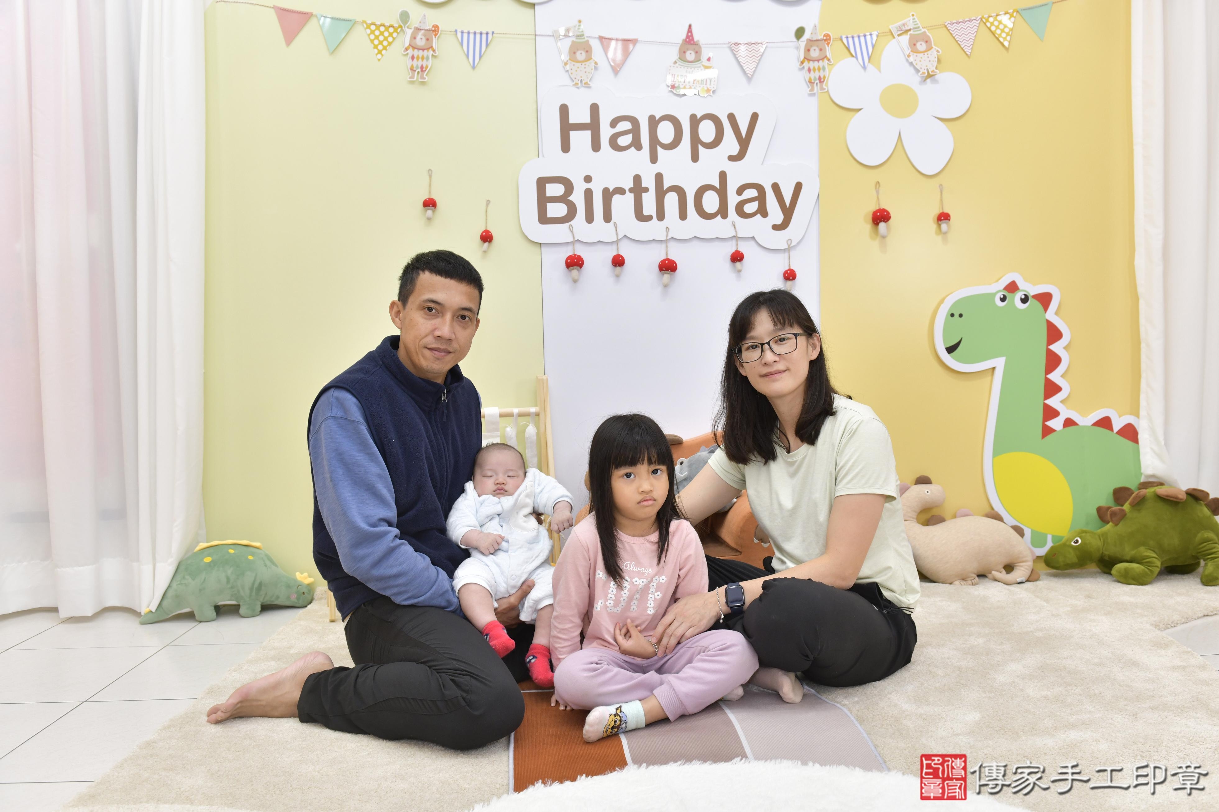 傳家手工印章新竹店、抓周、度脺、中國風會場、傳家嬰兒古禮、吉祥話、抓周道具物品24種、拍照。抓周證書。寶寶抓周、滿周歲、生日快樂、祝福