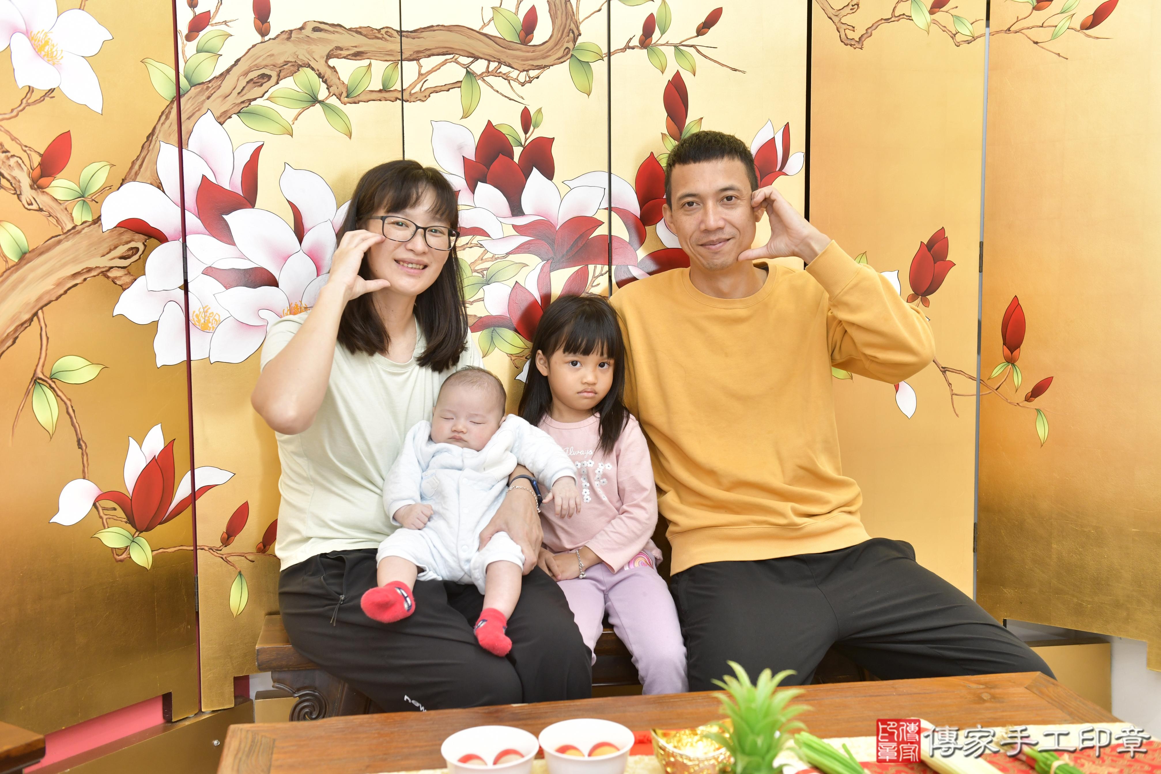 傳家手工印章新竹店、抓周、度脺、中國風會場、傳家嬰兒古禮、吉祥話、抓周道具物品24種、拍照。抓周證書。寶寶抓周、滿周歲、生日快樂、祝福