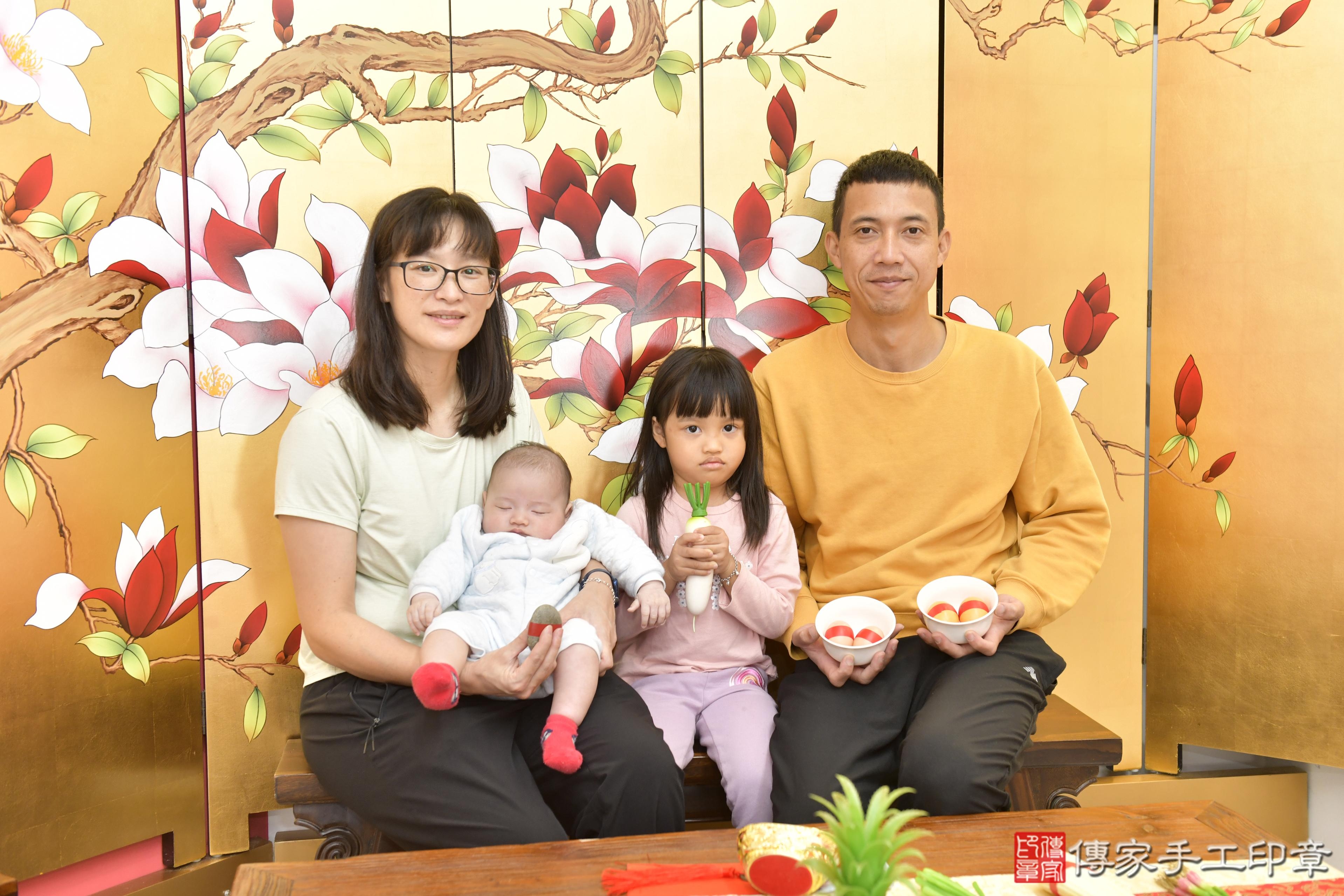 傳家手工印章新竹店、抓周、度脺、中國風會場、傳家嬰兒古禮、吉祥話、抓周道具物品24種、拍照。抓周證書。寶寶抓周、滿周歲、生日快樂、祝福