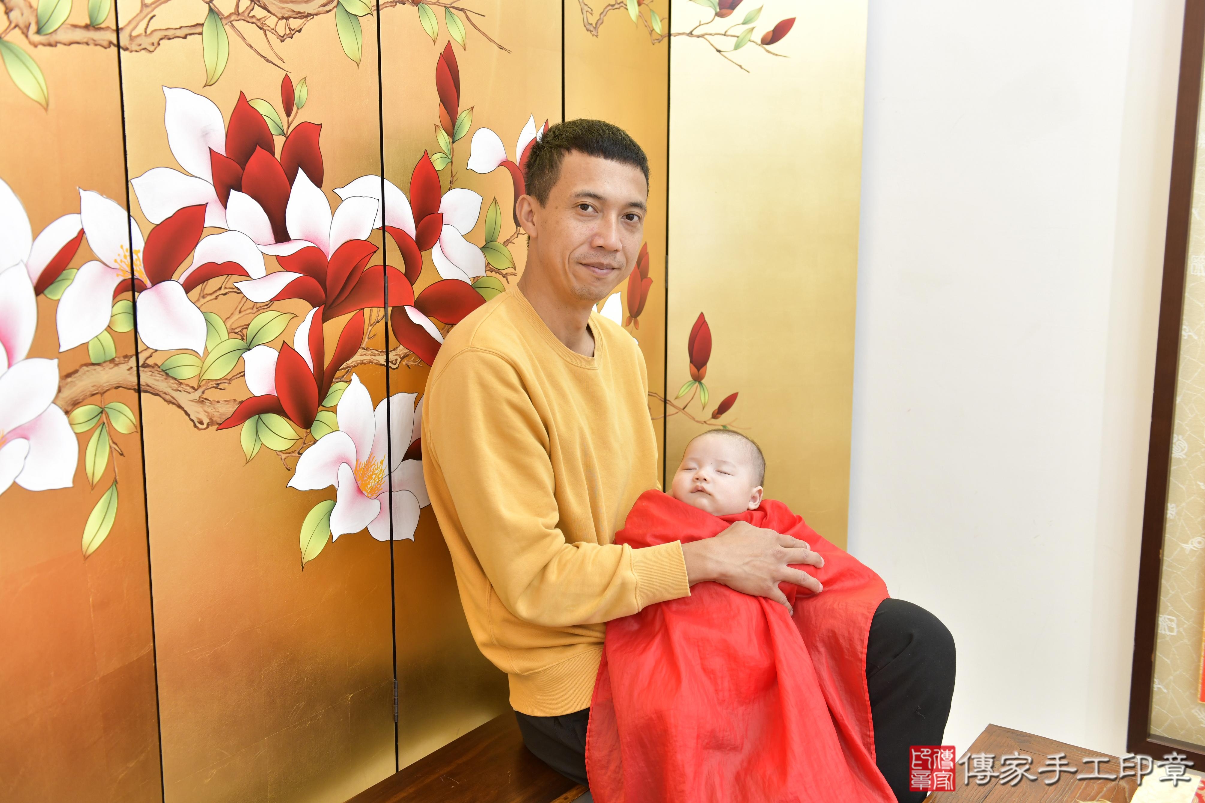 傳家手工印章新竹店、抓周、度脺、中國風會場、傳家嬰兒古禮、吉祥話、抓周道具物品24種、拍照。抓周證書。寶寶抓周、滿周歲、生日快樂、祝福