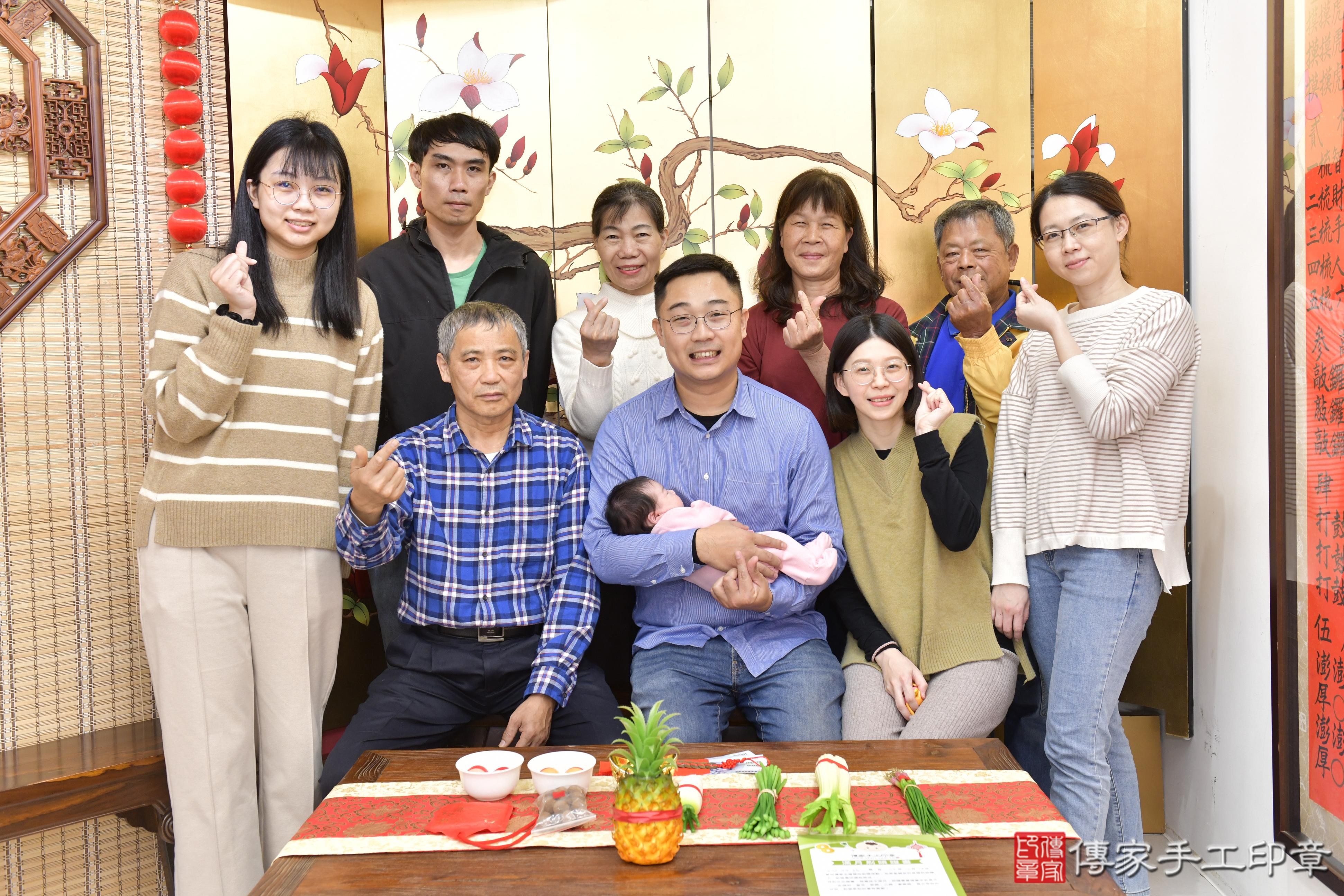 傳家手工印章新竹店、抓周、度脺、中國風會場、傳家嬰兒古禮、吉祥話、抓周道具物品24種、拍照。抓周證書。寶寶抓周、滿周歲、生日快樂、祝福