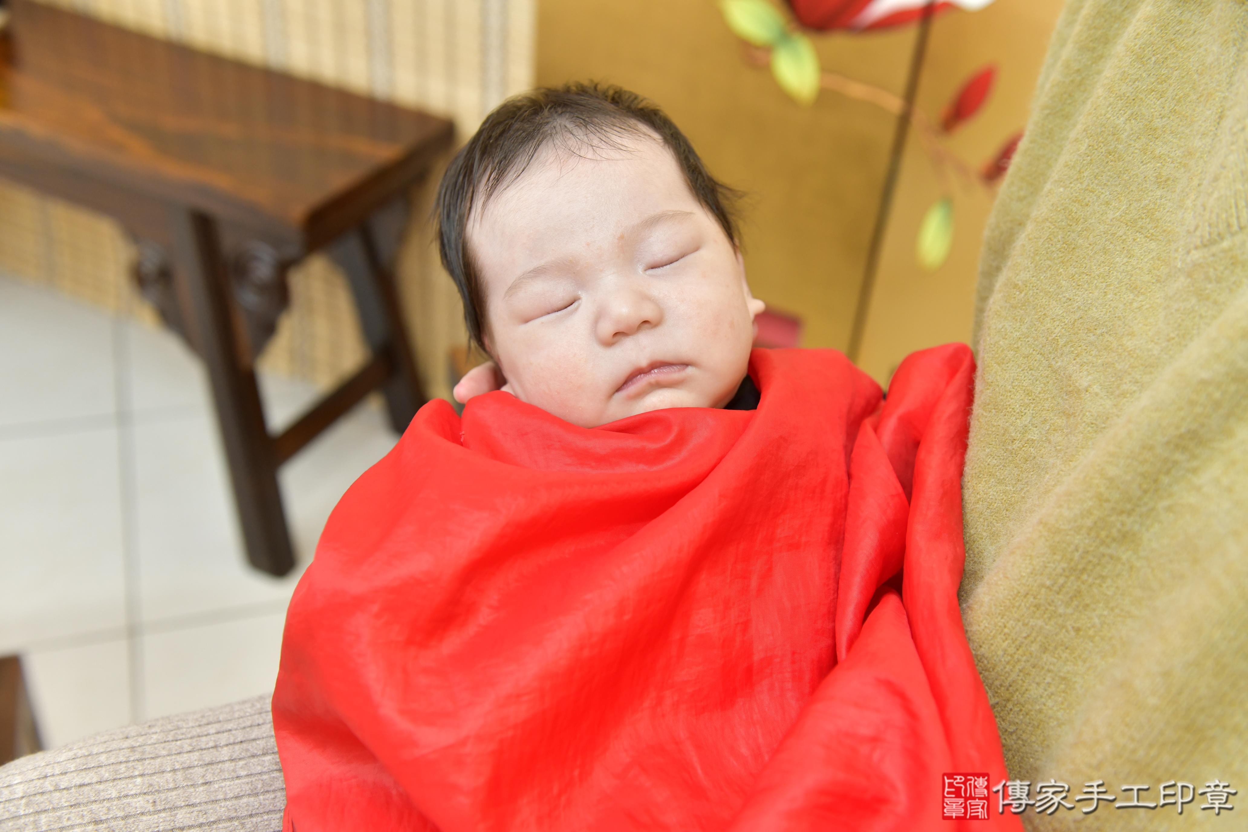 傳家手工印章新竹店、抓周、度脺、中國風會場、傳家嬰兒古禮、吉祥話、抓周道具物品24種、拍照。抓周證書。寶寶抓周、滿周歲、生日快樂、祝福