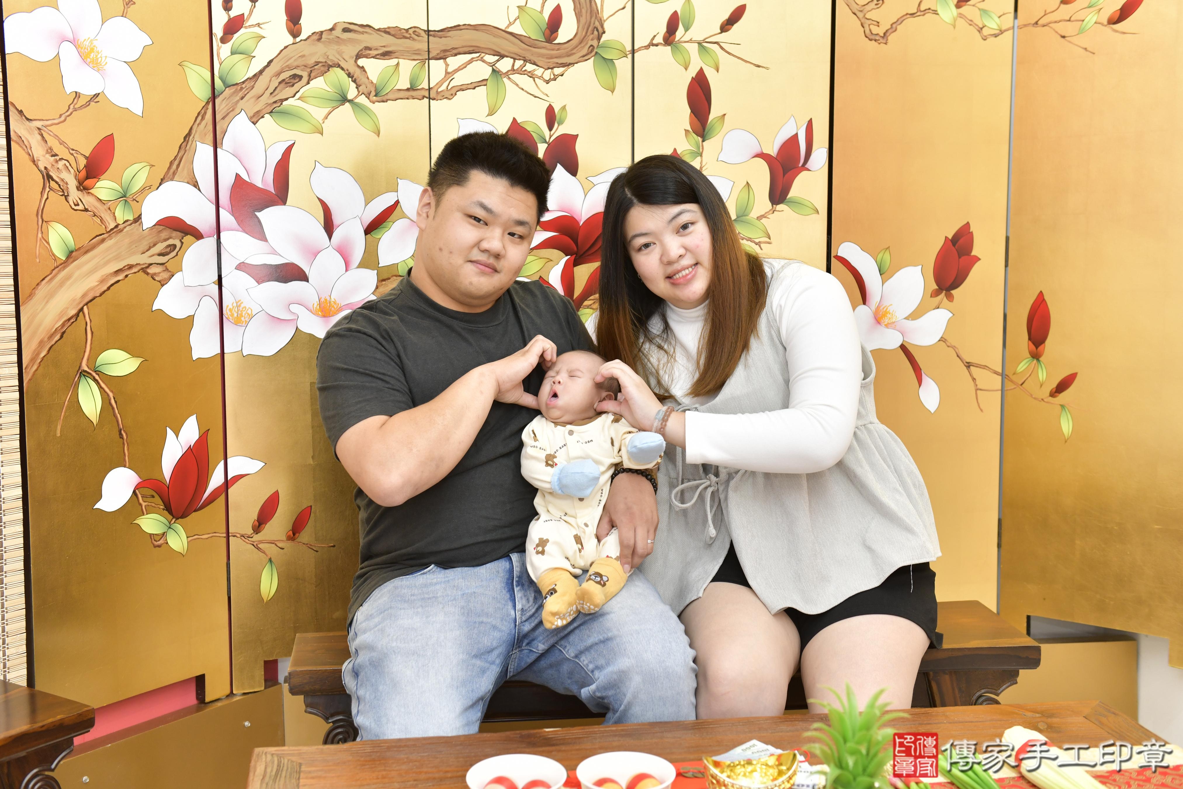 傳家手工印章新竹店、抓周、度脺、中國風會場、傳家嬰兒古禮、吉祥話、抓周道具物品24種、拍照。抓周證書。寶寶抓周、滿周歲、生日快樂、祝福