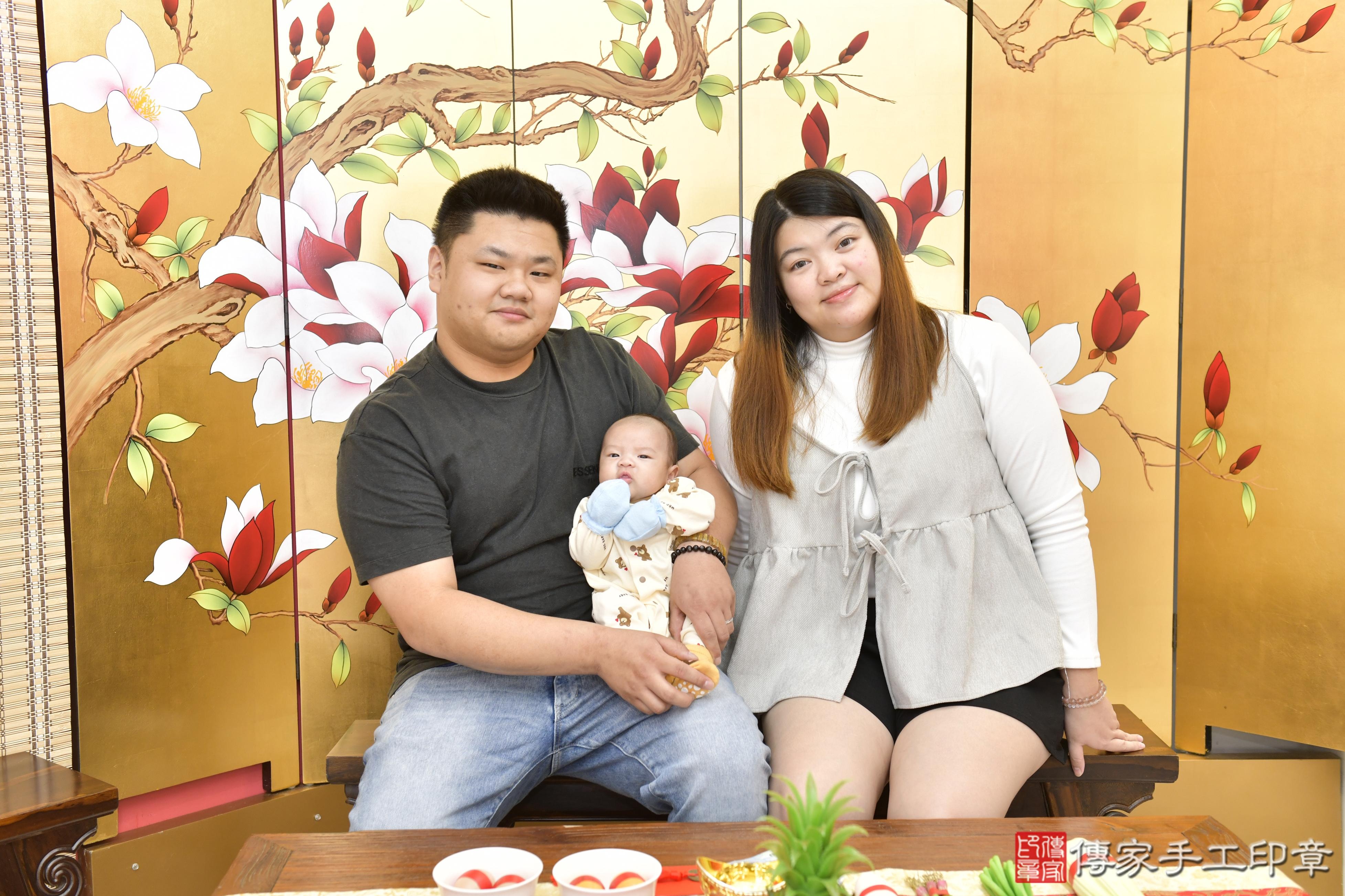 傳家手工印章新竹店、抓周、度脺、中國風會場、傳家嬰兒古禮、吉祥話、抓周道具物品24種、拍照。抓周證書。寶寶抓周、滿周歲、生日快樂、祝福