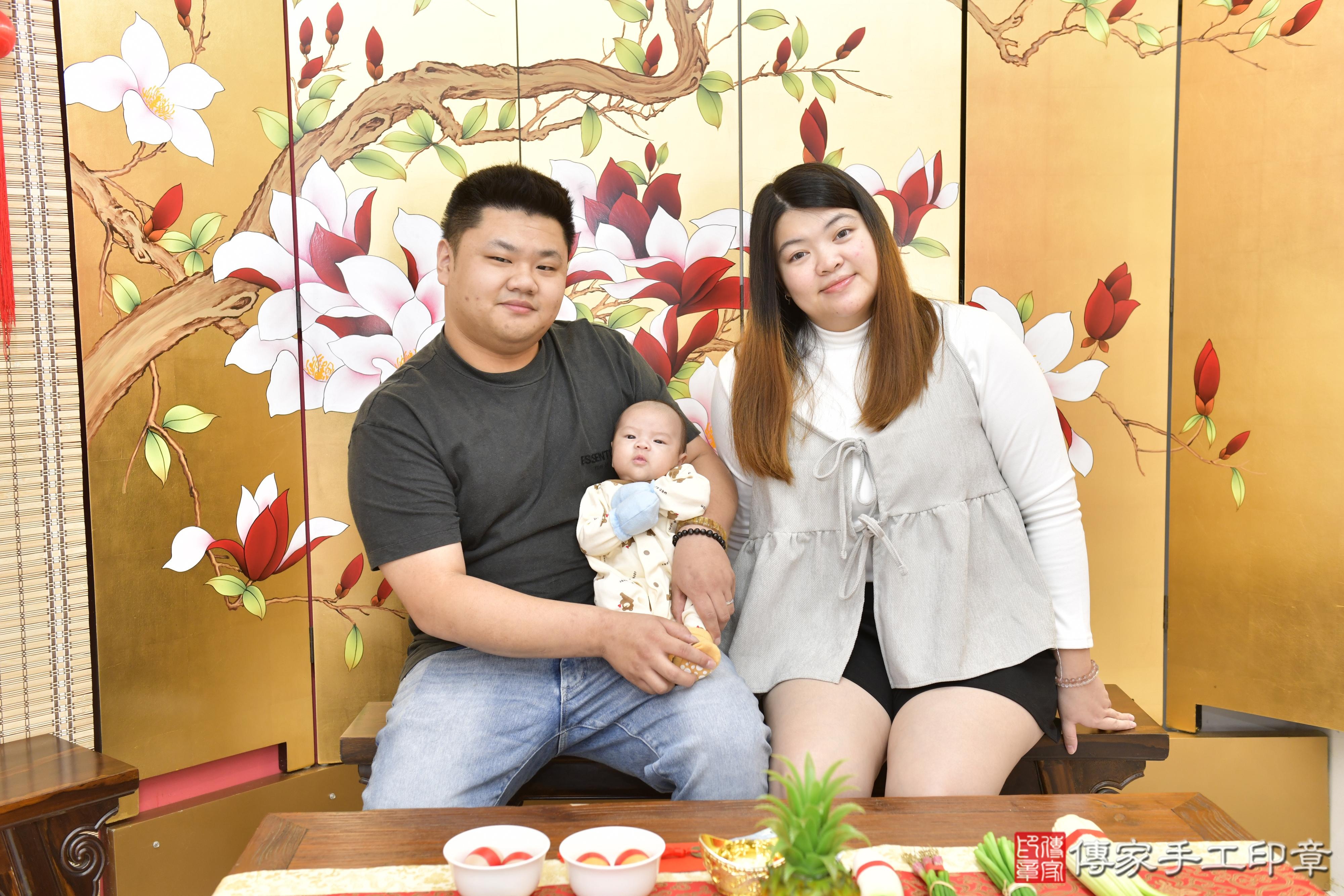 傳家手工印章新竹店、抓周、度脺、中國風會場、傳家嬰兒古禮、吉祥話、抓周道具物品24種、拍照。抓周證書。寶寶抓周、滿周歲、生日快樂、祝福