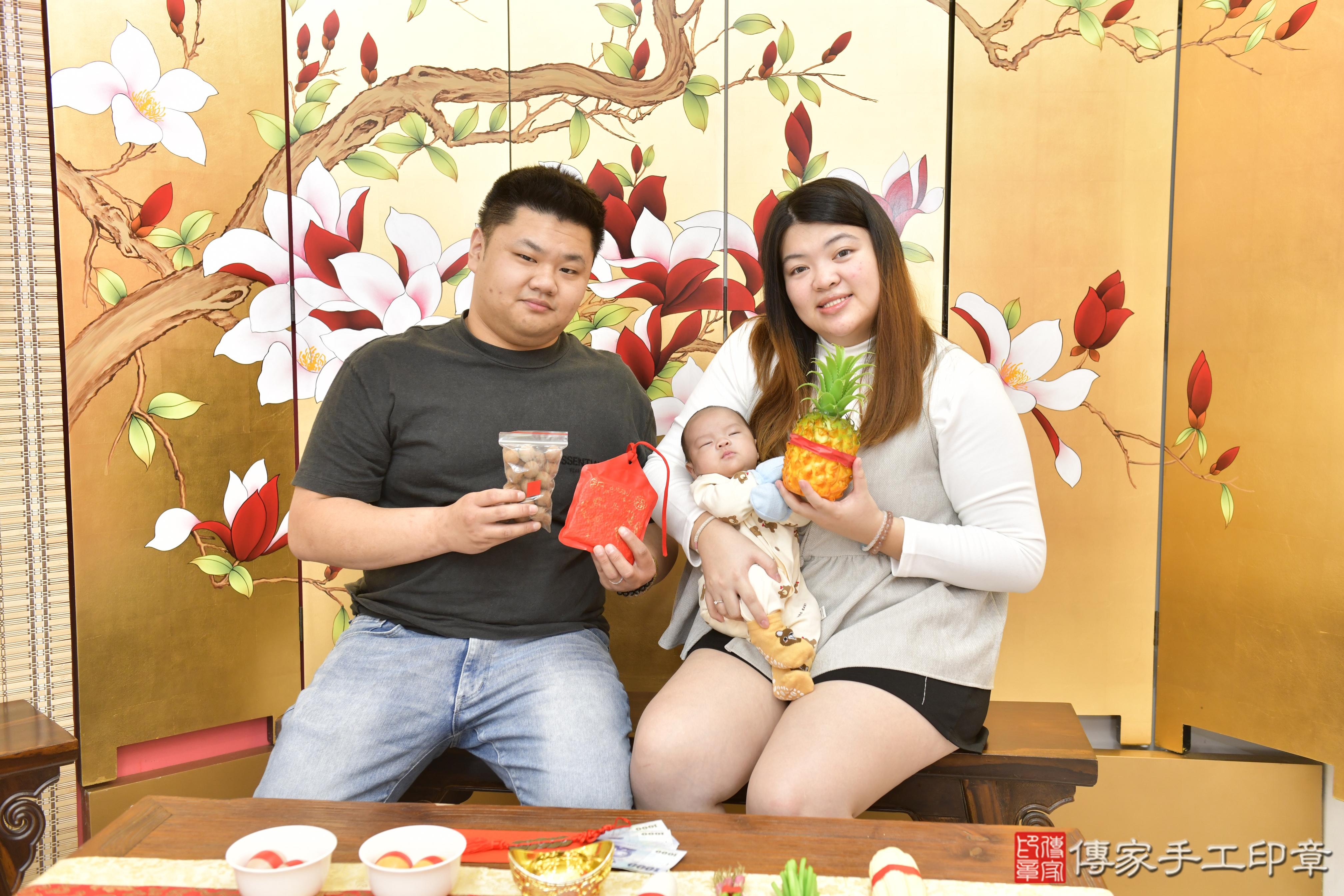 傳家手工印章新竹店、抓周、度脺、中國風會場、傳家嬰兒古禮、吉祥話、抓周道具物品24種、拍照。抓周證書。寶寶抓周、滿周歲、生日快樂、祝福