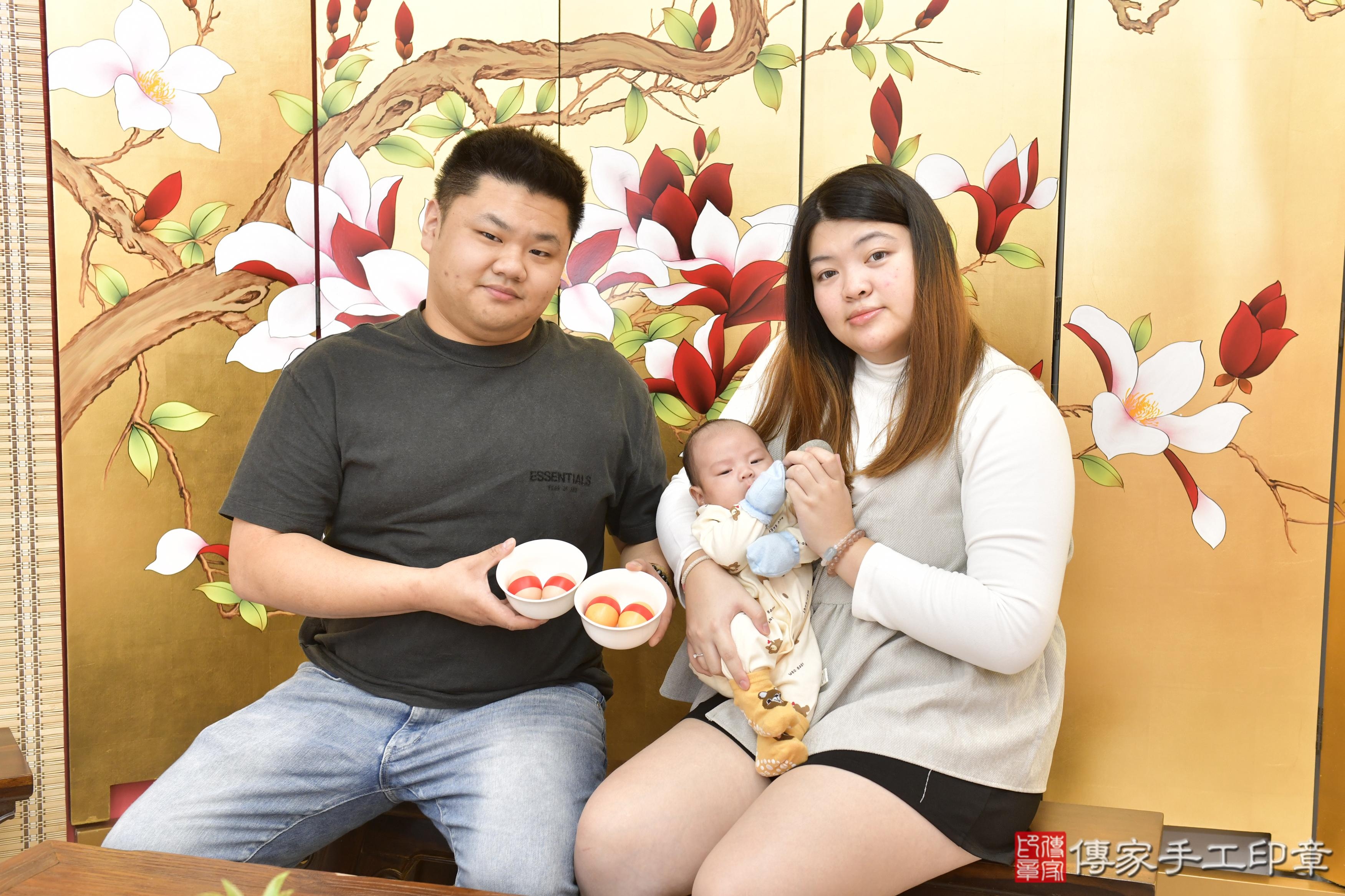 傳家手工印章新竹店、抓周、度脺、中國風會場、傳家嬰兒古禮、吉祥話、抓周道具物品24種、拍照。抓周證書。寶寶抓周、滿周歲、生日快樂、祝福