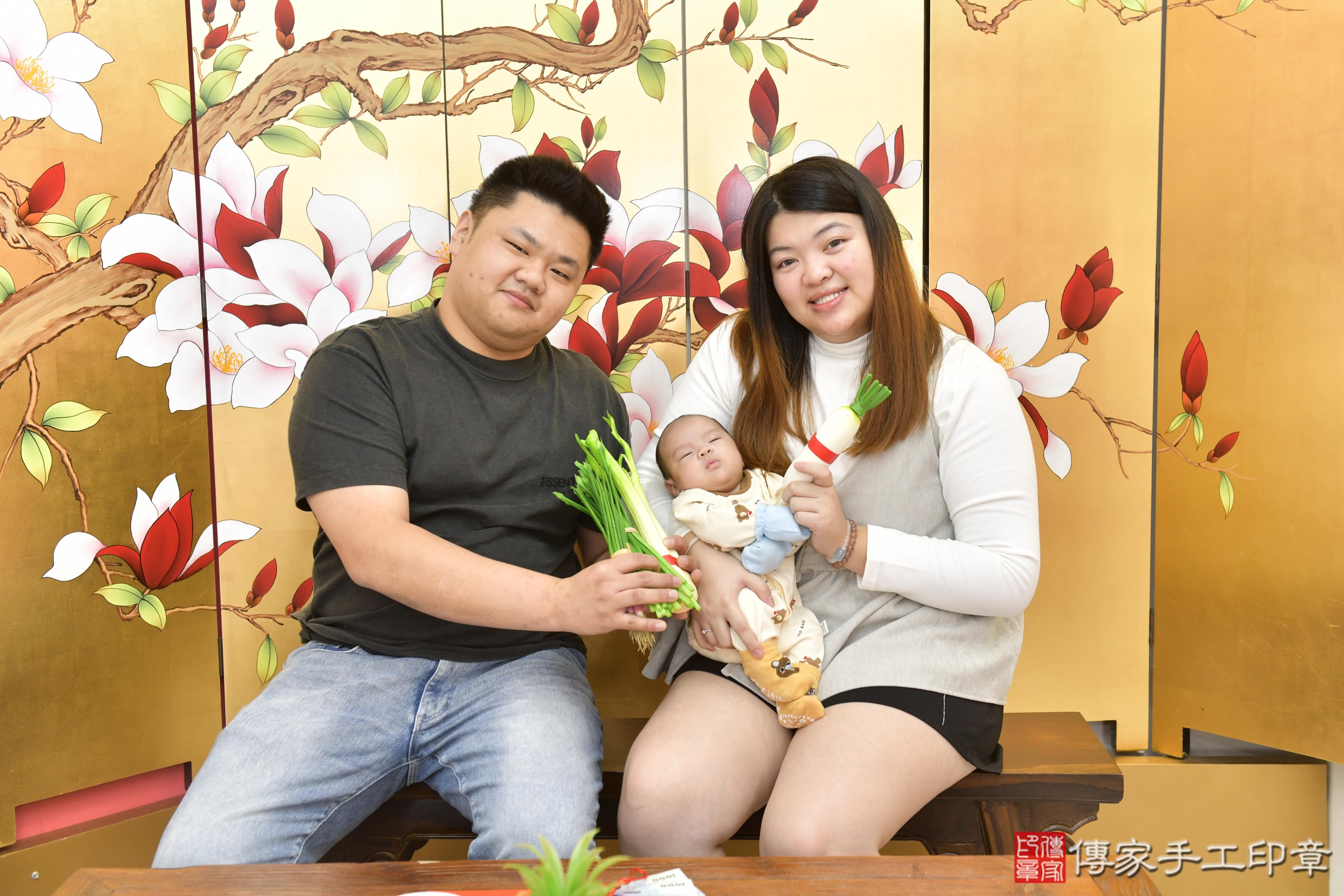 傳家手工印章新竹店、抓周、度脺、中國風會場、傳家嬰兒古禮、吉祥話、抓周道具物品24種、拍照。抓周證書。寶寶抓周、滿周歲、生日快樂、祝福