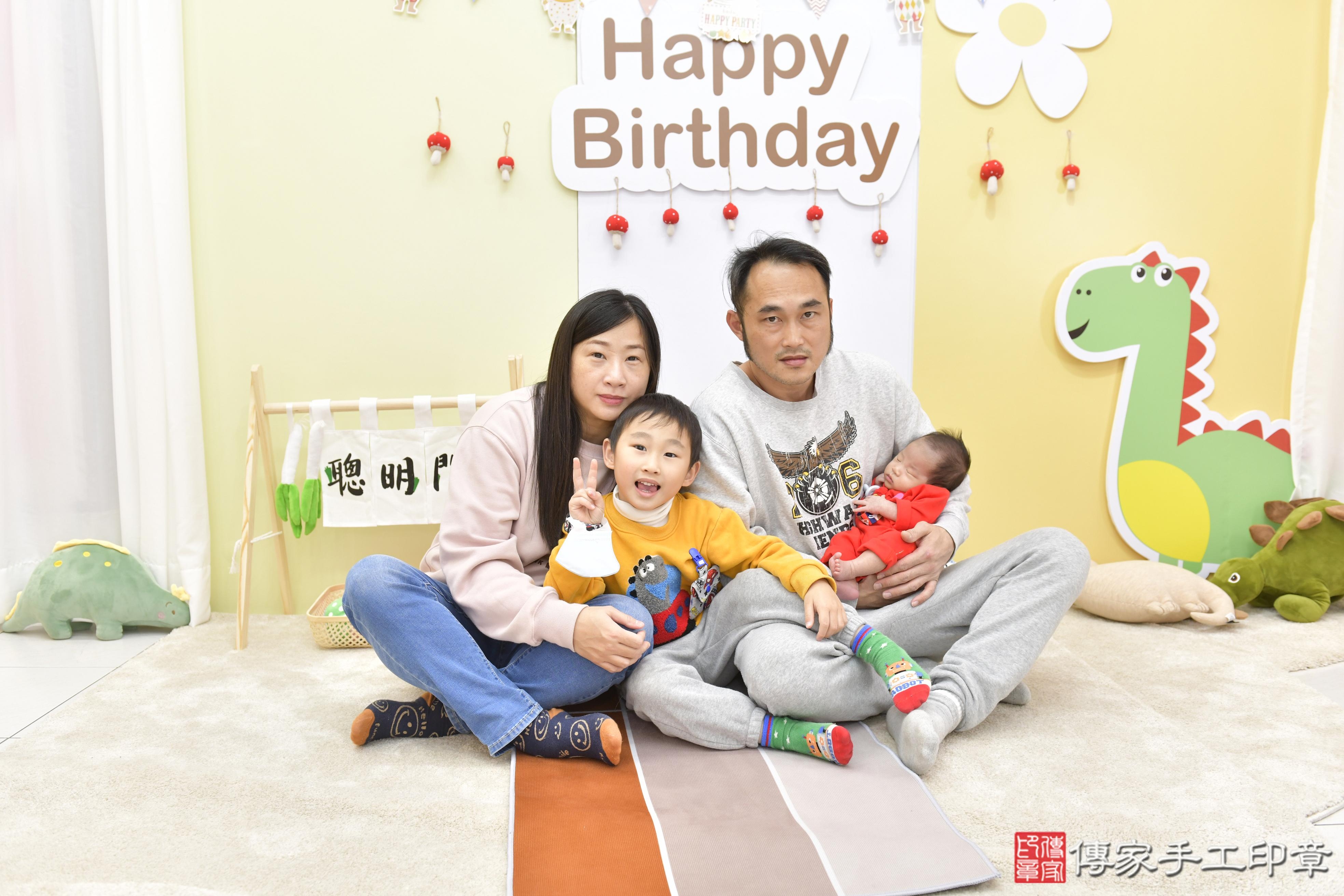 傳家手工印章新竹店、抓周、度脺、中國風會場、傳家嬰兒古禮、吉祥話、抓周道具物品24種、拍照。抓周證書。寶寶抓周、滿周歲、生日快樂、祝福