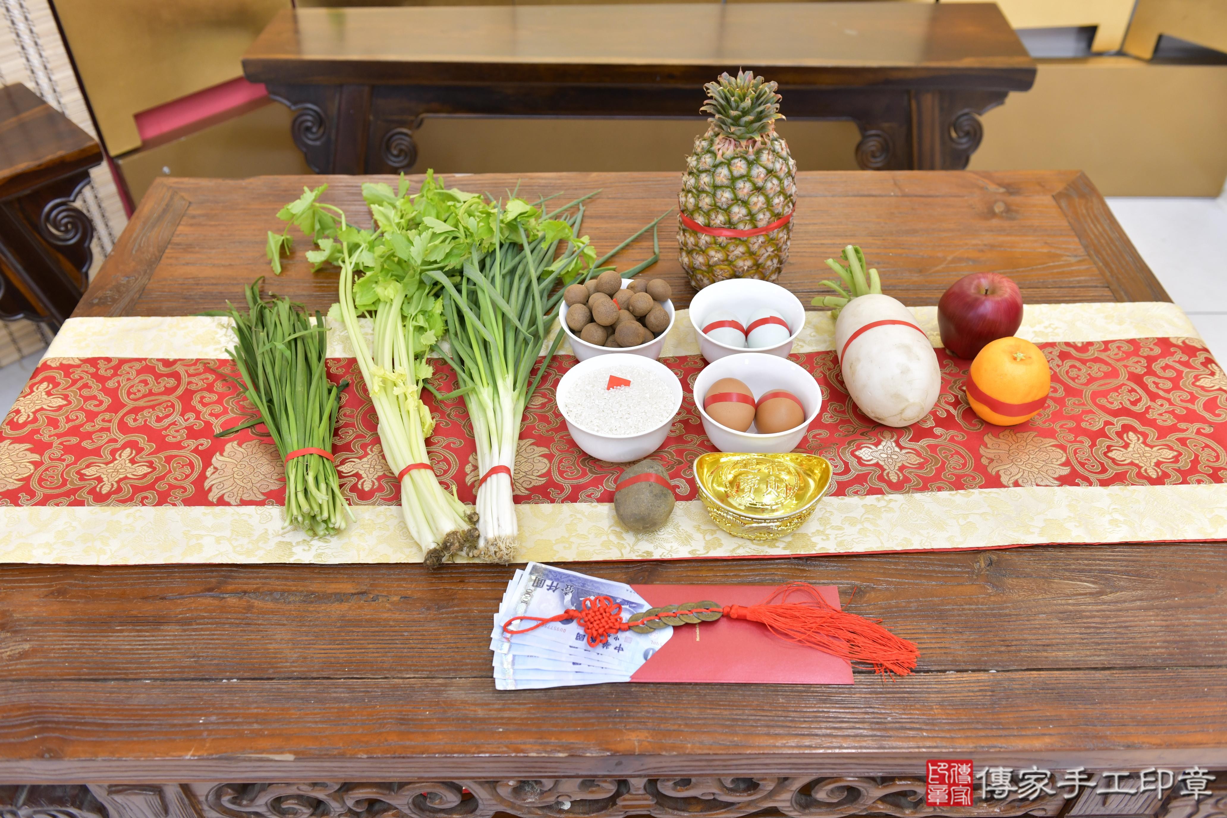 傳家手工印章新竹店、抓周、度脺、中國風會場、傳家嬰兒古禮、吉祥話、抓周道具物品24種、拍照。抓周證書。寶寶抓周、滿周歲、生日快樂、祝福