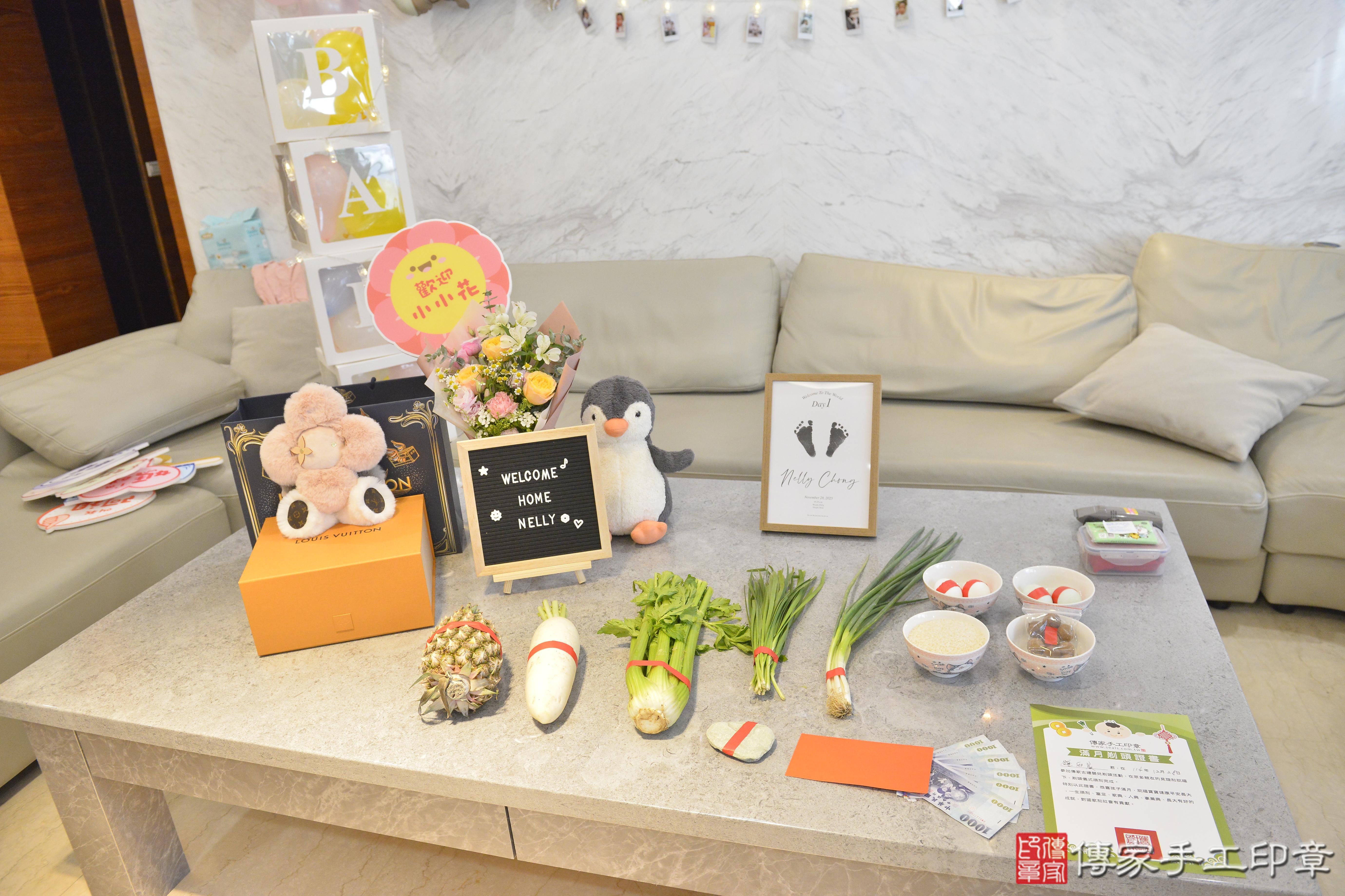 傳家手工印章高雄店、抓周、度脺、中國風會場、傳家嬰兒古禮、吉祥話、抓周道具物品24種、拍照。抓周證書。寶寶抓周、滿周歲、生日快樂、祝福