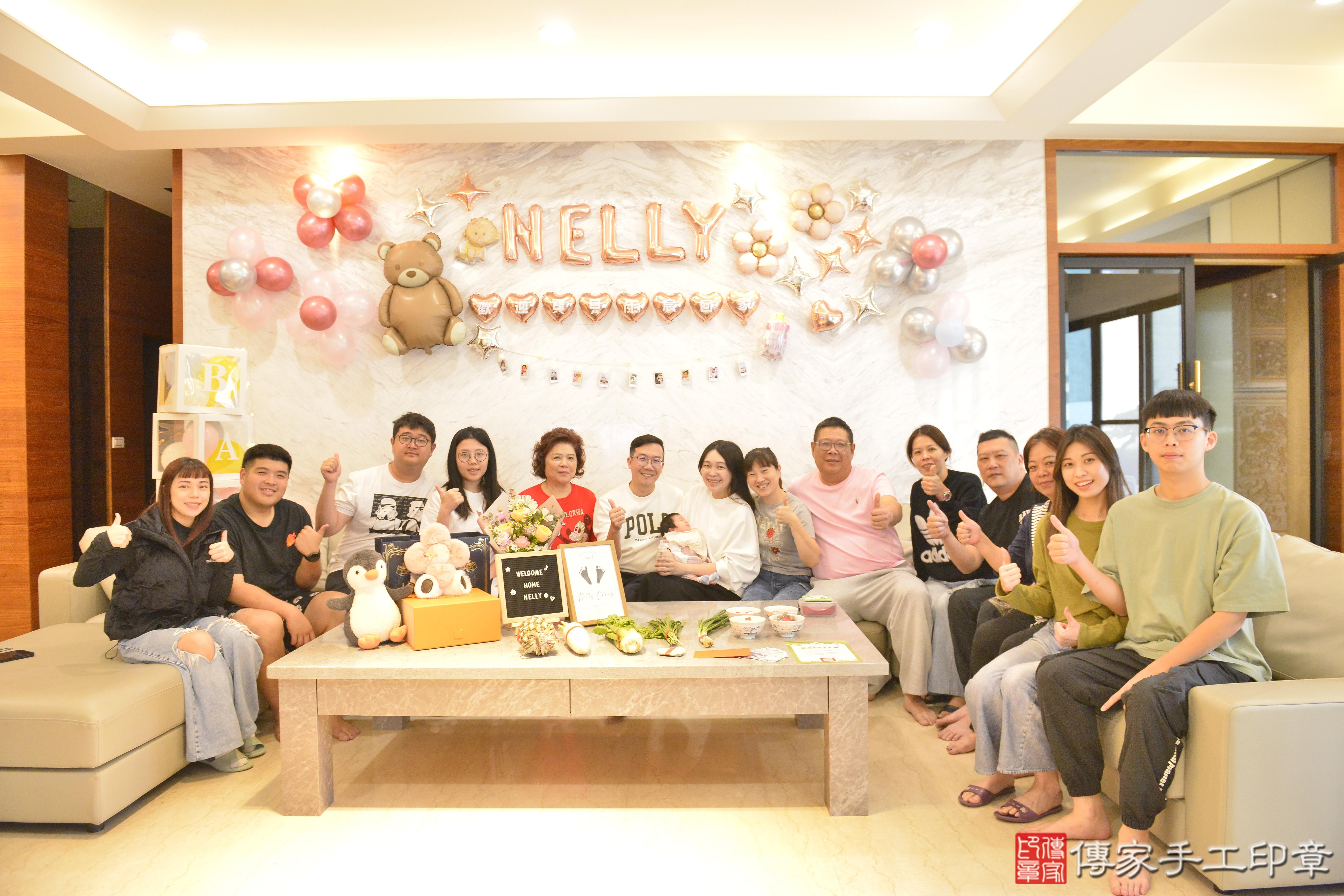 傳家手工印章高雄店、抓周、度脺、中國風會場、傳家嬰兒古禮、吉祥話、抓周道具物品24種、拍照。抓周證書。寶寶抓周、滿周歲、生日快樂、祝福