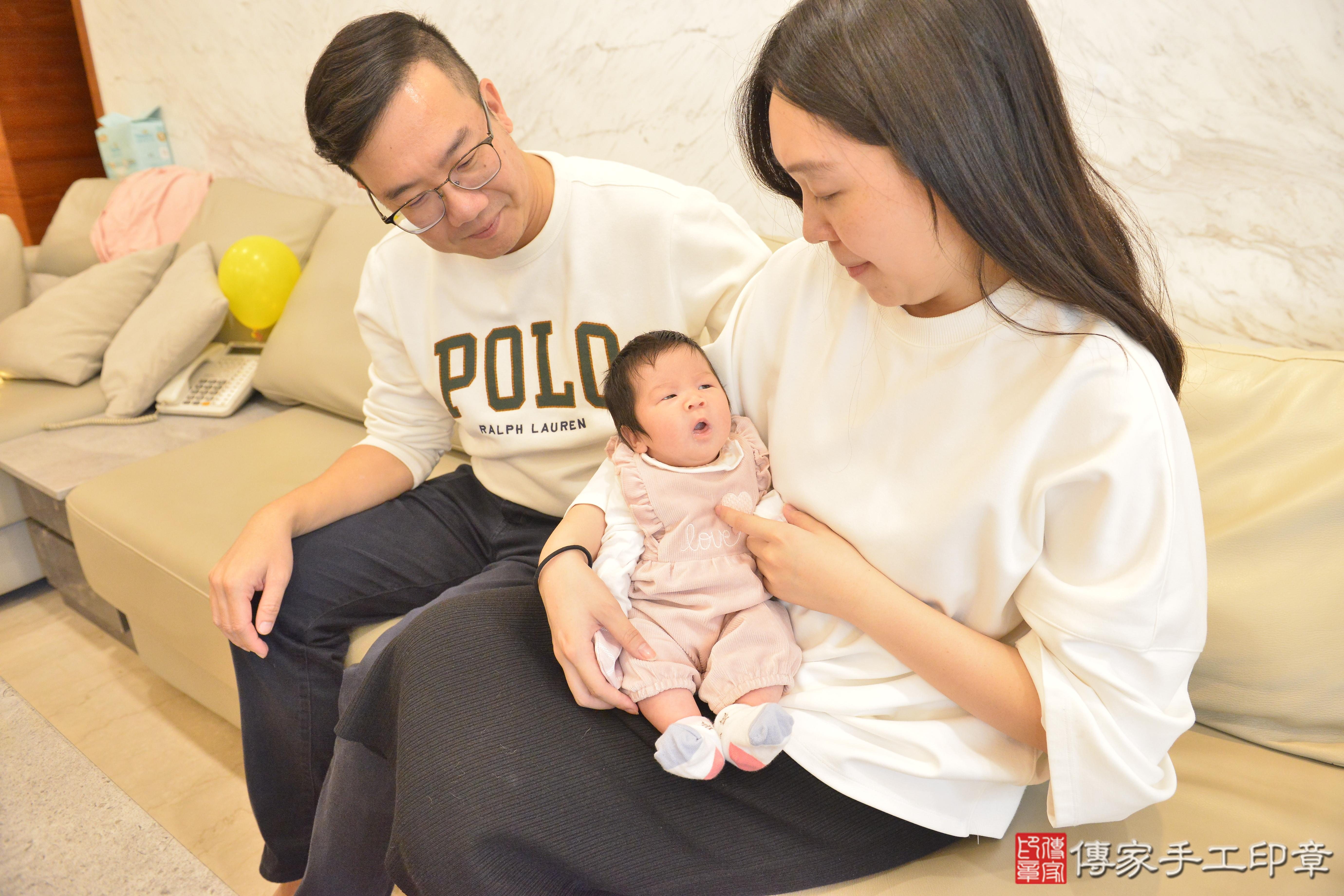 傳家手工印章高雄店、抓周、度脺、中國風會場、傳家嬰兒古禮、吉祥話、抓周道具物品24種、拍照。抓周證書。寶寶抓周、滿周歲、生日快樂、祝福