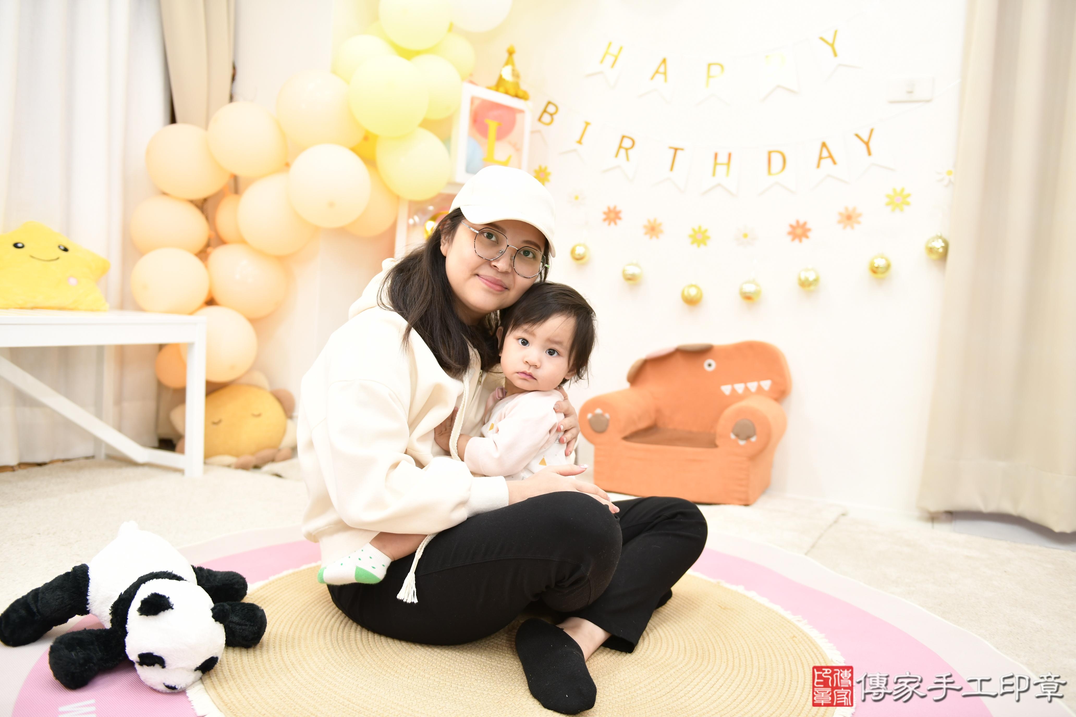 傳家手工印章高雄店、抓周、度脺、中國風會場、傳家嬰兒古禮、吉祥話、抓周道具物品24種、拍照。抓周證書。寶寶抓周、滿周歲、生日快樂、祝福