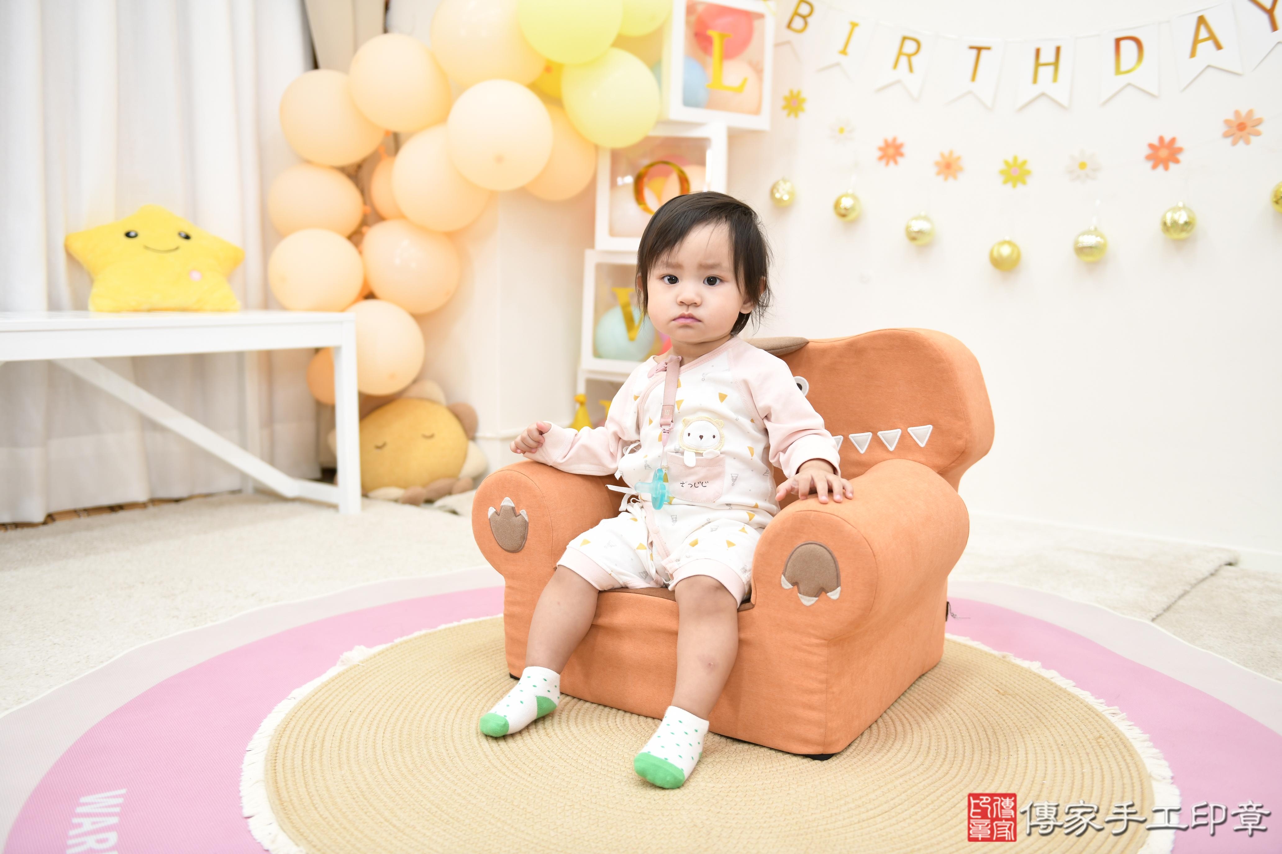 傳家手工印章高雄店、抓周、度脺、中國風會場、傳家嬰兒古禮、吉祥話、抓周道具物品24種、拍照。抓周證書。寶寶抓周、滿周歲、生日快樂、祝福