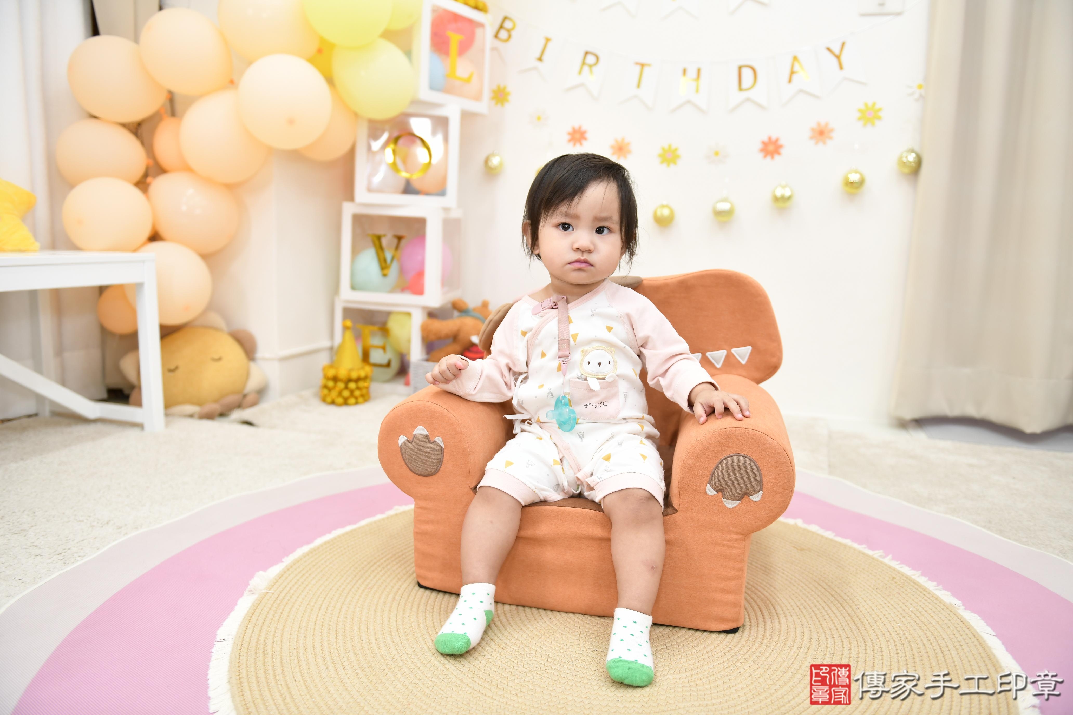 傳家手工印章高雄店、抓周、度脺、中國風會場、傳家嬰兒古禮、吉祥話、抓周道具物品24種、拍照。抓周證書。寶寶抓周、滿周歲、生日快樂、祝福