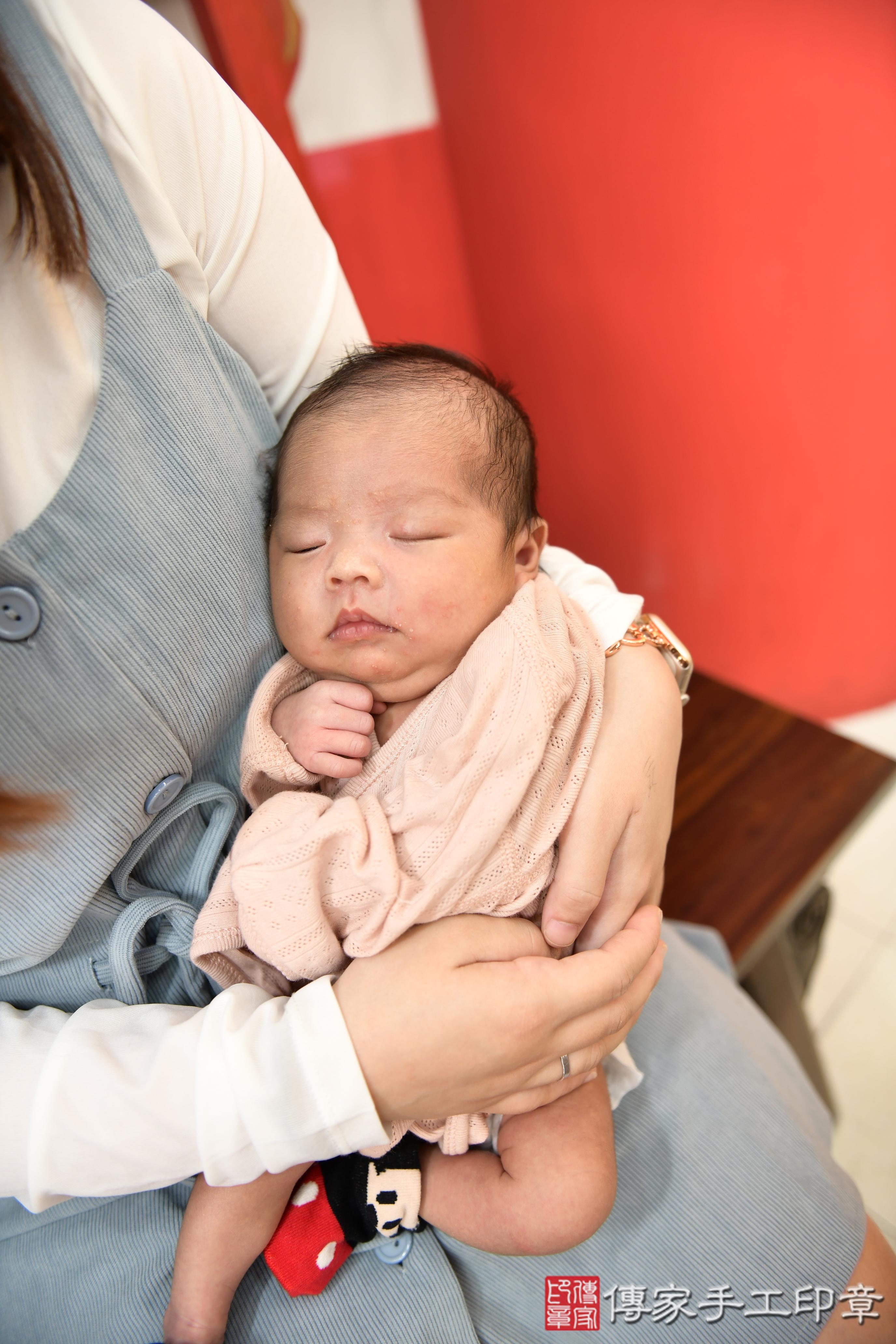 傳家手工印章高雄店、抓周、度脺、中國風會場、傳家嬰兒古禮、吉祥話、抓周道具物品24種、拍照。抓周證書。寶寶抓周、滿周歲、生日快樂、祝福 傳家手工印章高雄店、抓周、度脺、中國風會場、傳家嬰兒古禮、吉祥話、抓周道具物品24種、拍照。抓周證書。寶寶抓周、滿周歲、生日快樂、祝福