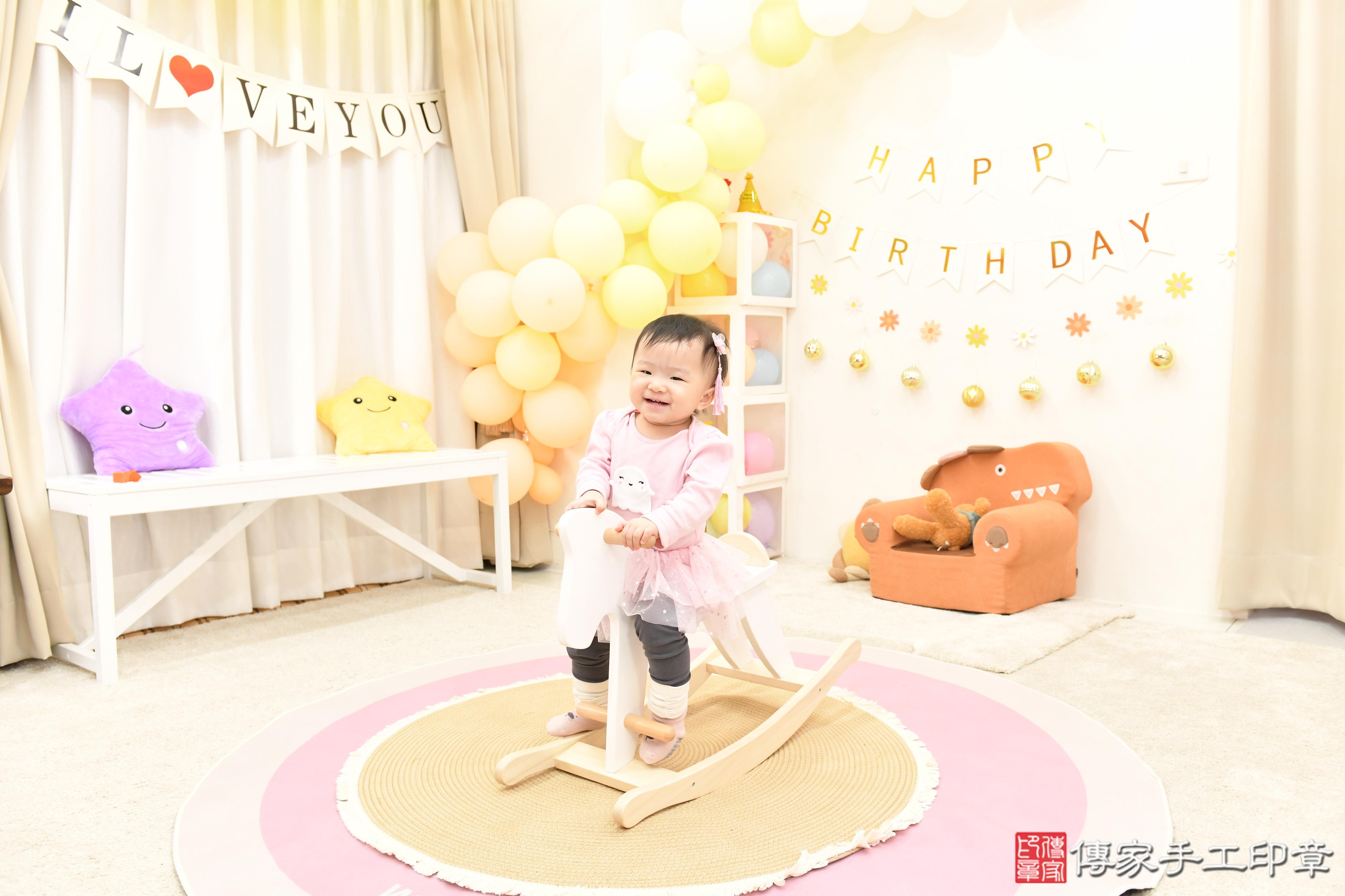 傳家手工印章高雄店、抓周、度脺、中國風會場、傳家嬰兒古禮、吉祥話、抓周道具物品24種、拍照。抓周證書。寶寶抓周、滿周歲、生日快樂、祝福