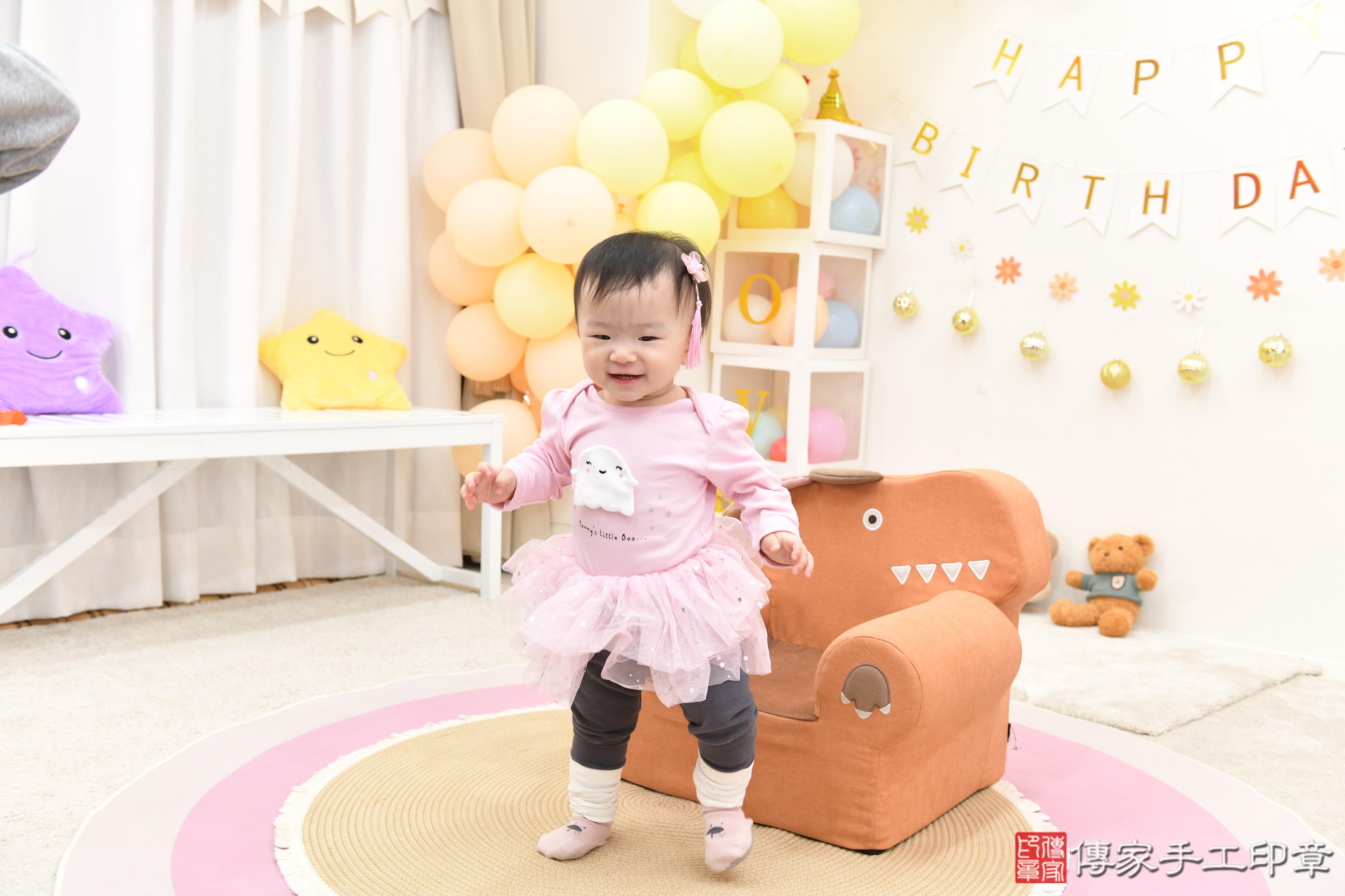 傳家手工印章高雄店、抓周、度脺、中國風會場、傳家嬰兒古禮、吉祥話、抓周道具物品24種、拍照。抓周證書。寶寶抓周、滿周歲、生日快樂、祝福