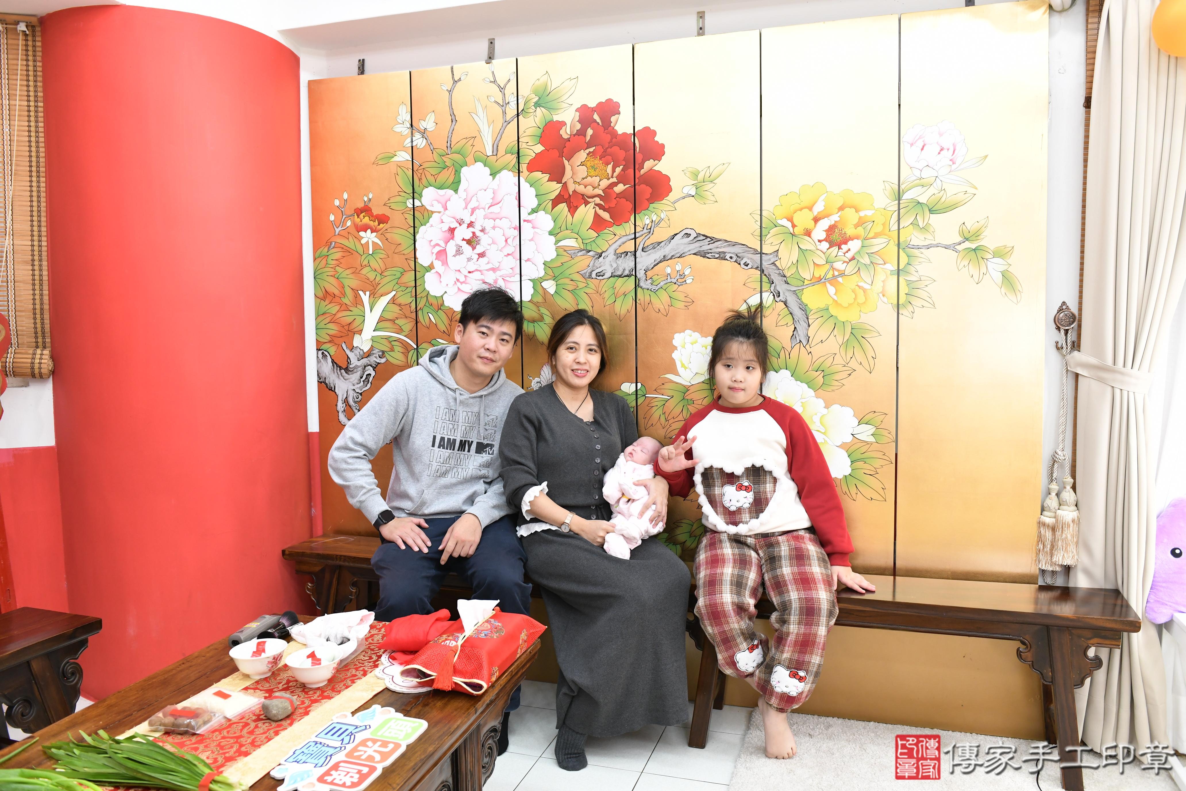 傳家手工印章高雄店、抓周、度脺、中國風會場、傳家嬰兒古禮、吉祥話、抓周道具物品24種、拍照。抓周證書。寶寶抓周、滿周歲、生日快樂、祝福