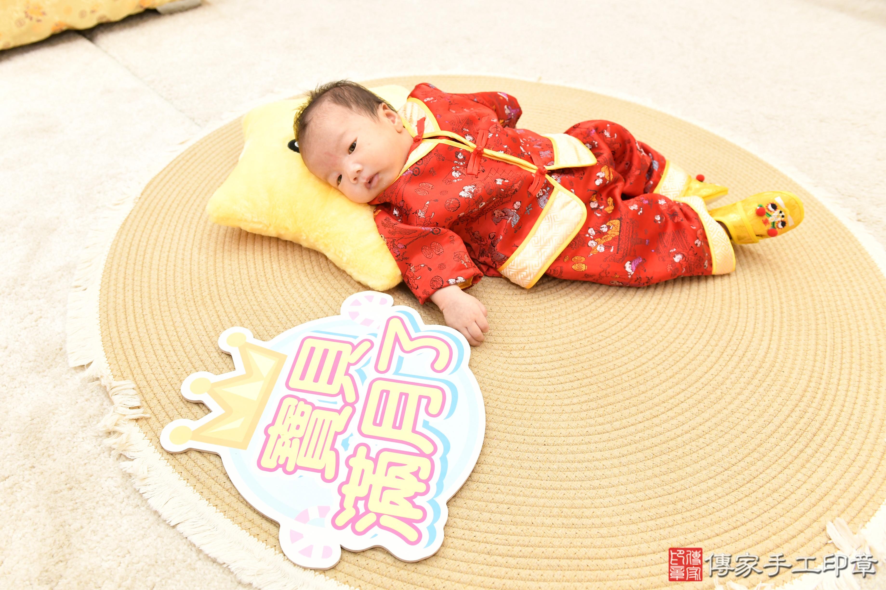 傳家手工印章高雄店、抓周、度脺、中國風會場、傳家嬰兒古禮、吉祥話、抓周道具物品24種、拍照。抓周證書。寶寶抓周、滿周歲、生日快樂、祝福