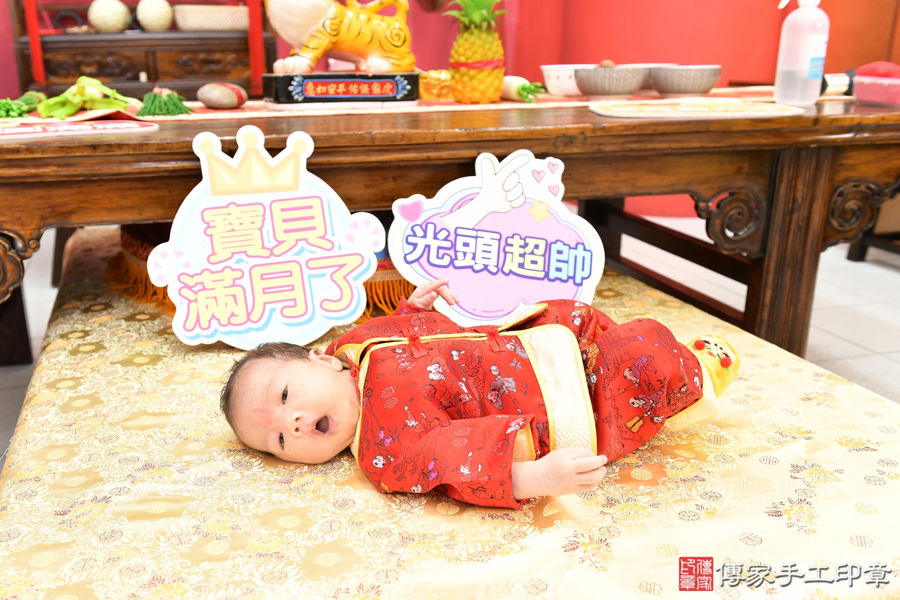 傳家手工印章高雄店、抓周、度脺、中國風會場、傳家嬰兒古禮、吉祥話、抓周道具物品24種、拍照。抓周證書。寶寶抓周、滿周歲、生日快樂、祝福