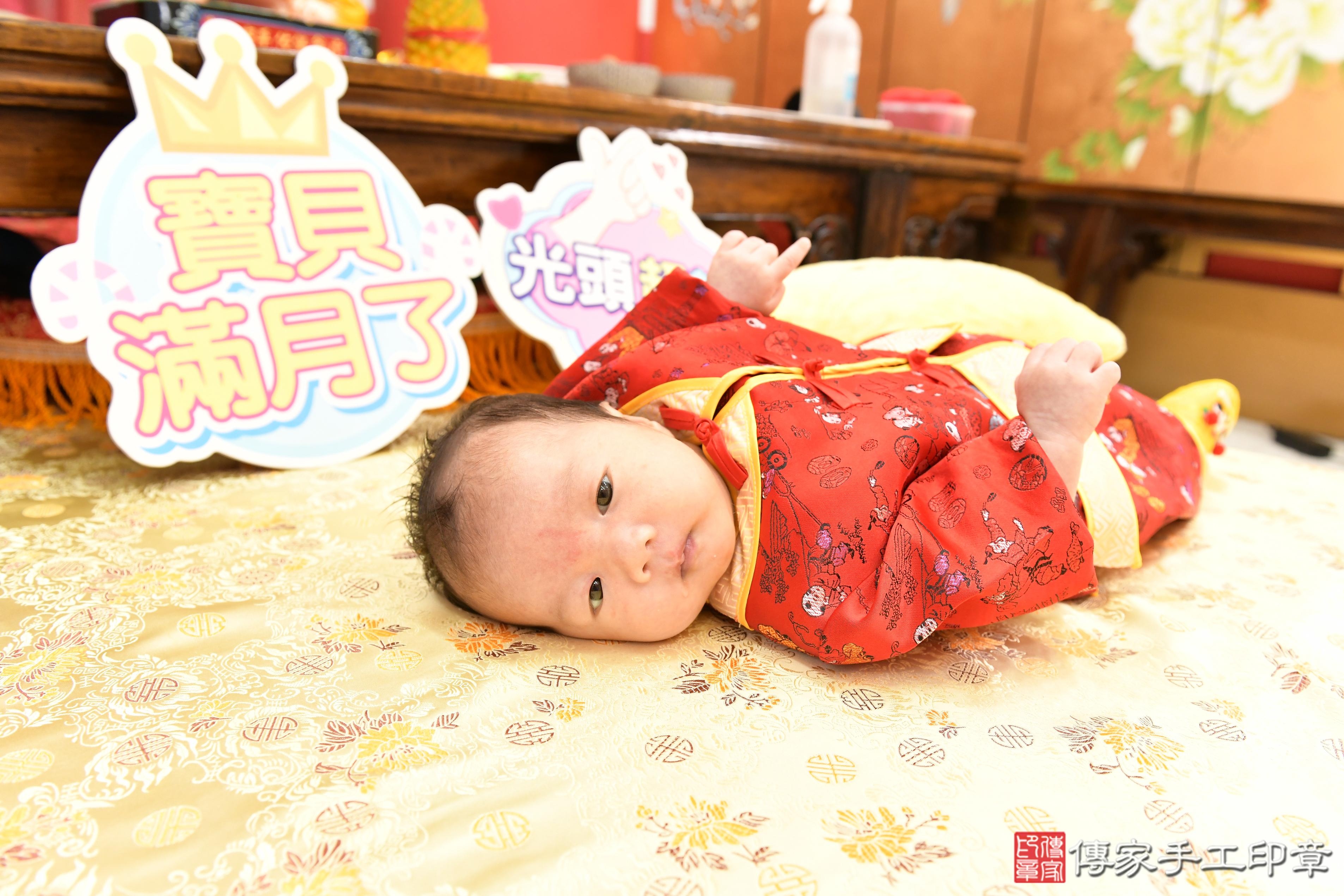 傳家手工印章高雄店、抓周、度脺、中國風會場、傳家嬰兒古禮、吉祥話、抓周道具物品24種、拍照。抓周證書。寶寶抓周、滿周歲、生日快樂、祝福