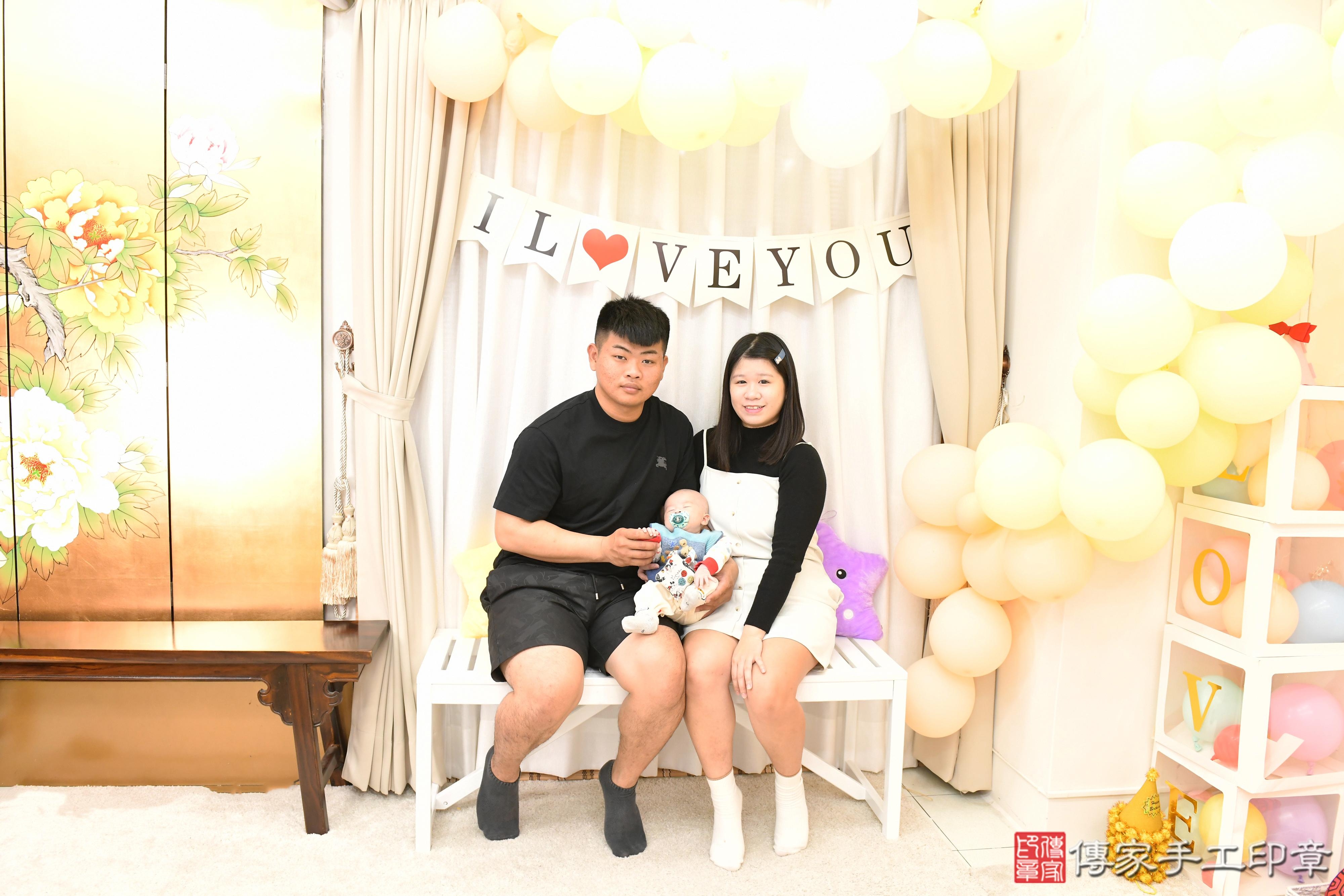 傳家手工印章高雄店、抓周、度脺、中國風會場、傳家嬰兒古禮、吉祥話、抓周道具物品24種、拍照。抓周證書。寶寶抓周、滿周歲、生日快樂、祝福