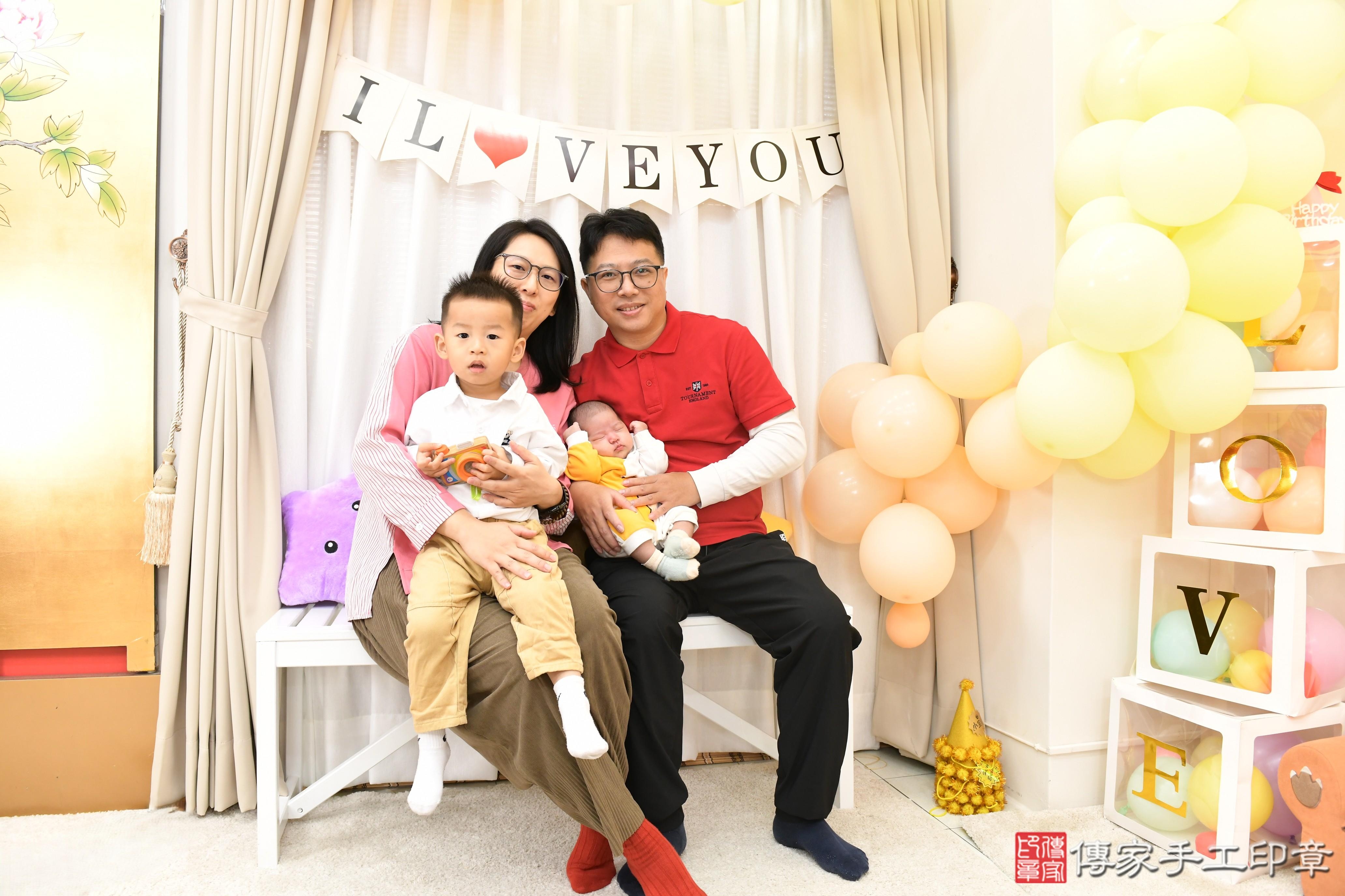 傳家手工印章高雄店、抓周、度脺、中國風會場、傳家嬰兒古禮、吉祥話、抓周道具物品24種、拍照。抓周證書。寶寶抓周、滿周歲、生日快樂、祝福 傳家手工印章高雄店、抓周、度脺、中國風會場、傳家嬰兒古禮、吉祥話、抓周道具物品24種、拍照。抓周證書。寶寶抓周、滿周歲、生日快樂、祝福