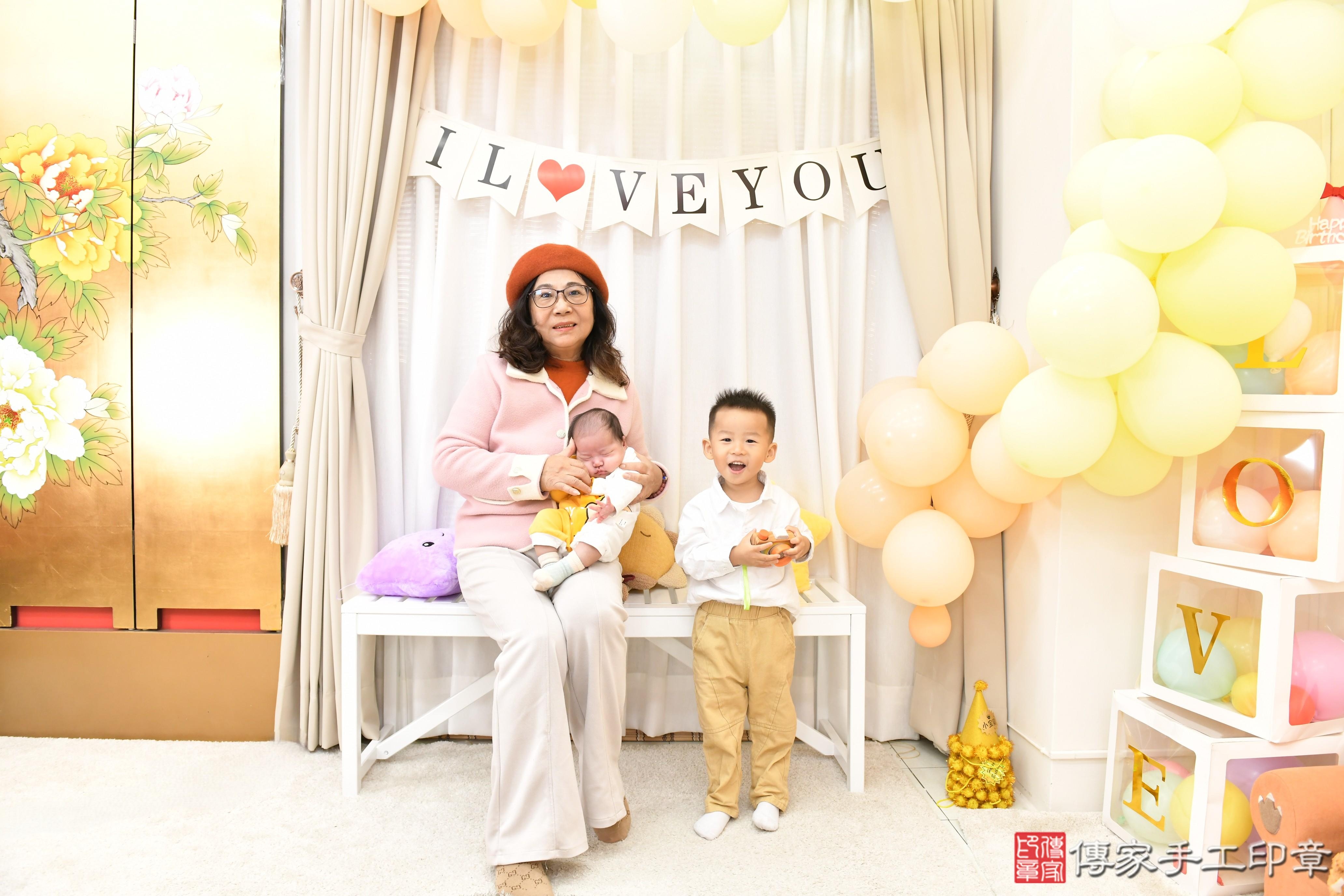 傳家手工印章高雄店、抓周、度脺、中國風會場、傳家嬰兒古禮、吉祥話、抓周道具物品24種、拍照。抓周證書。寶寶抓周、滿周歲、生日快樂、祝福 傳家手工印章高雄店、抓周、度脺、中國風會場、傳家嬰兒古禮、吉祥話、抓周道具物品24種、拍照。抓周證書。寶寶抓周、滿周歲、生日快樂、祝福