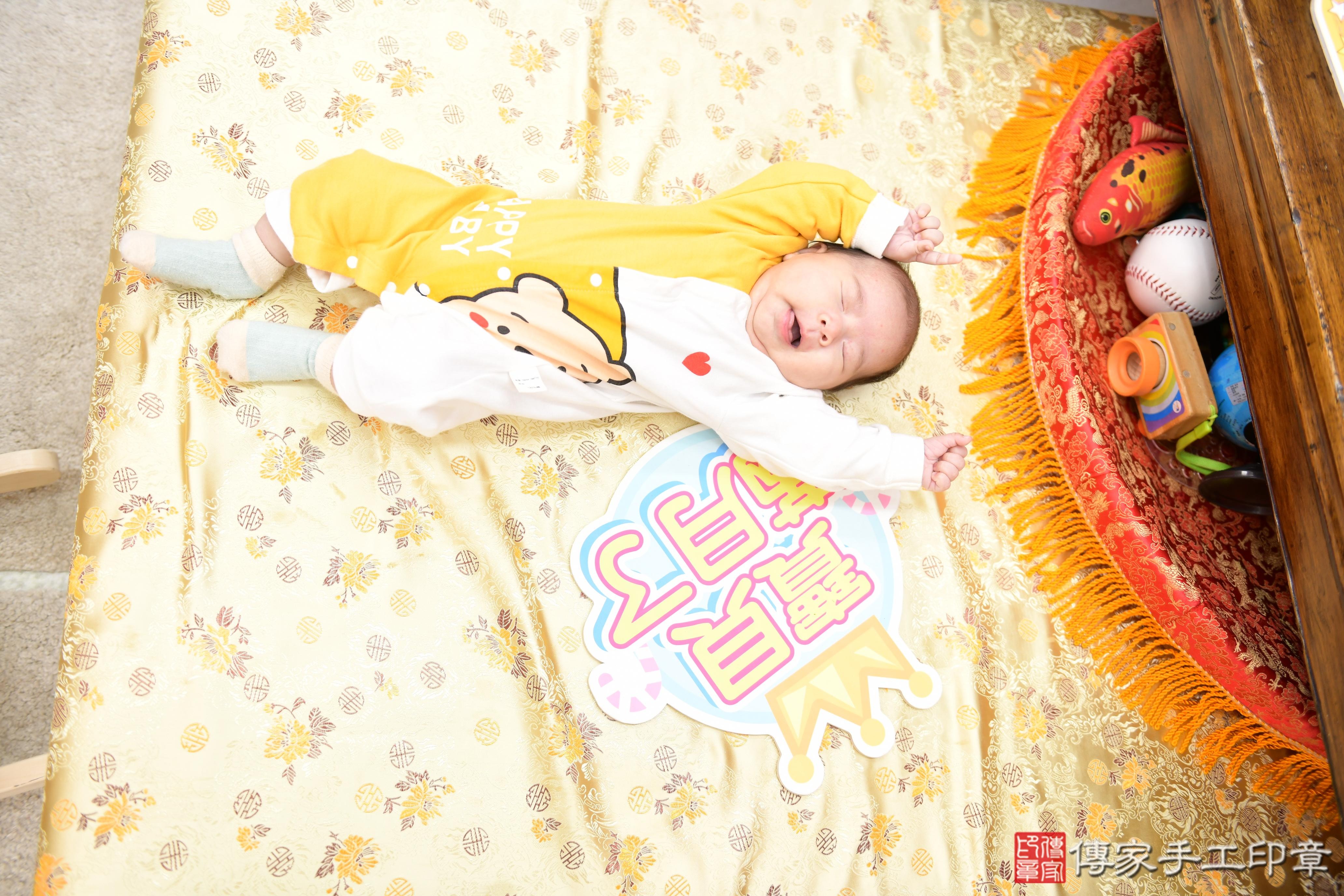 傳家手工印章高雄店、抓周、度脺、中國風會場、傳家嬰兒古禮、吉祥話、抓周道具物品24種、拍照。抓周證書。寶寶抓周、滿周歲、生日快樂、祝福 傳家手工印章高雄店、抓周、度脺、中國風會場、傳家嬰兒古禮、吉祥話、抓周道具物品24種、拍照。抓周證書。寶寶抓周、滿周歲、生日快樂、祝福