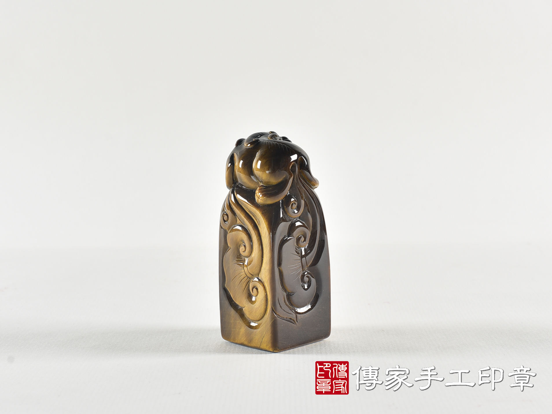 頂級虎眼石精雕貔貅廟章:廟章、神明印章(3X3X高7.5公分) 4.jpg