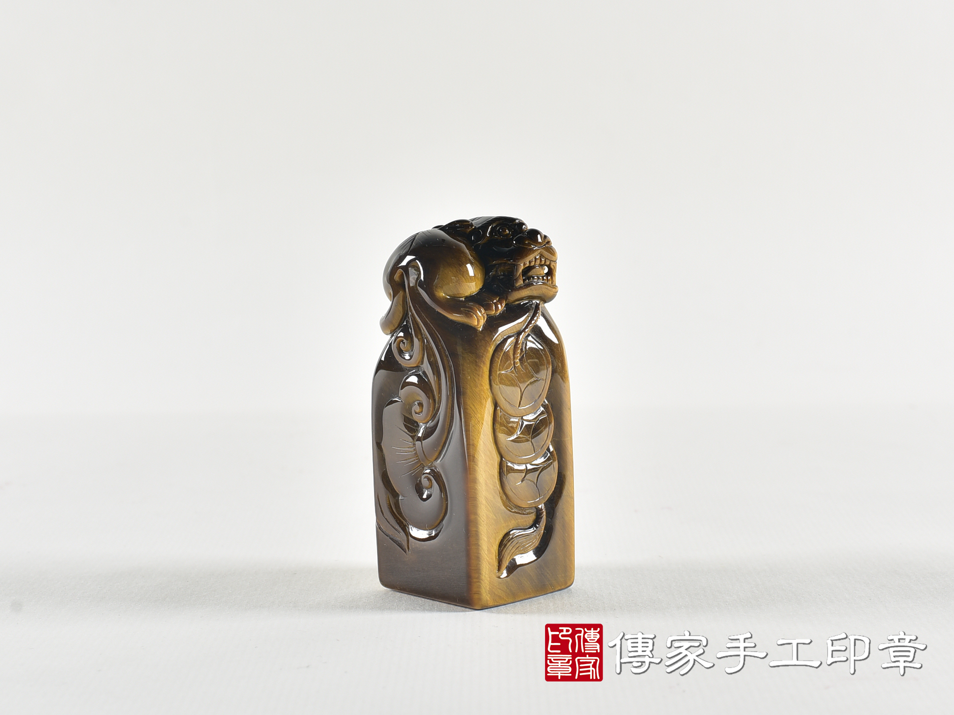 頂級虎眼石精雕貔貅廟章:廟章、神明印章(3X3X高7.5公分) 5.jpg