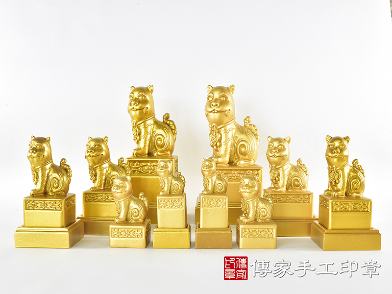 頂級紫檀木上金漆精雕黑虎將軍廟章:廟章、神明印章(9.5X9.5X高20公分) 1.jpg