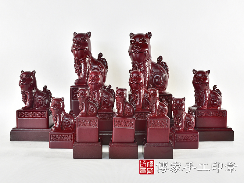 頂級紫檀木上紅漆精雕黑虎將軍廟章:廟章、神明印章(9.5X9.5X高20公分) 2.jpg