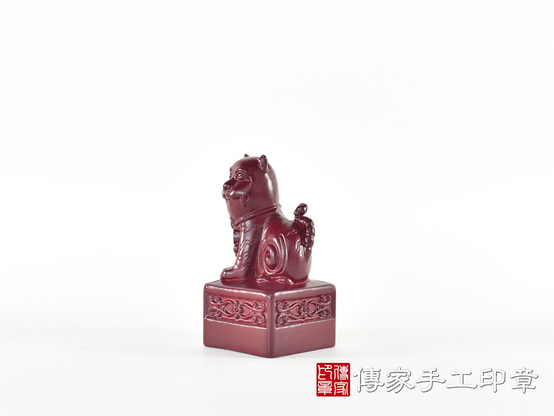 頂級紫檀木上紅漆精雕黑虎將軍廟章:廟章、神明印章(4.6X4.6X高9公分) 2.jpg