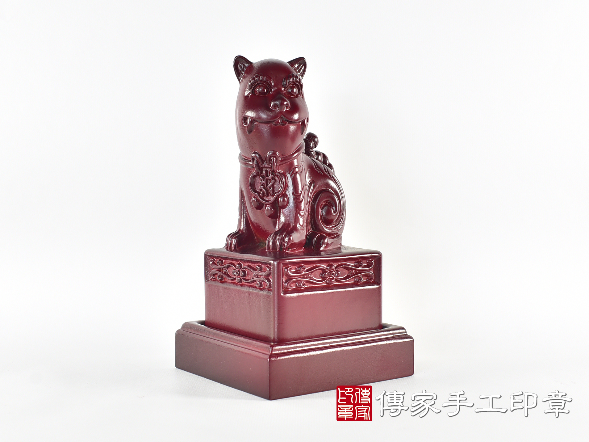 頂級紫檀木上紅漆精雕黑虎將軍廟章:廟章、神明印章(9.5X9.5X高20公分) 5.jpg