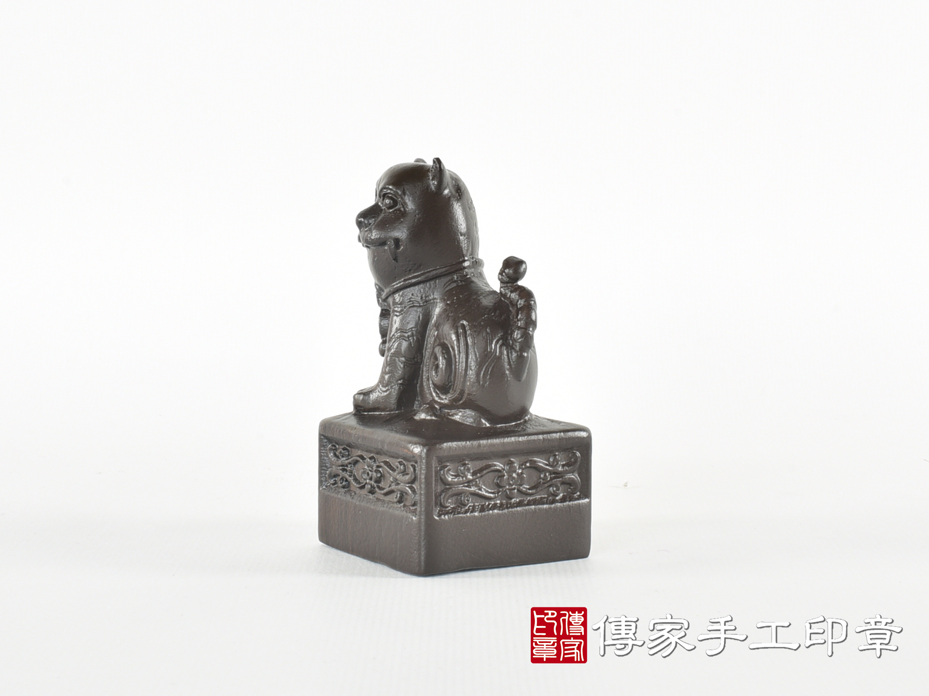 頂級黑檀木精雕黑虎將軍廟章:廟章、神明印章(4.6X4.6X高8.9公分) 2.jpg