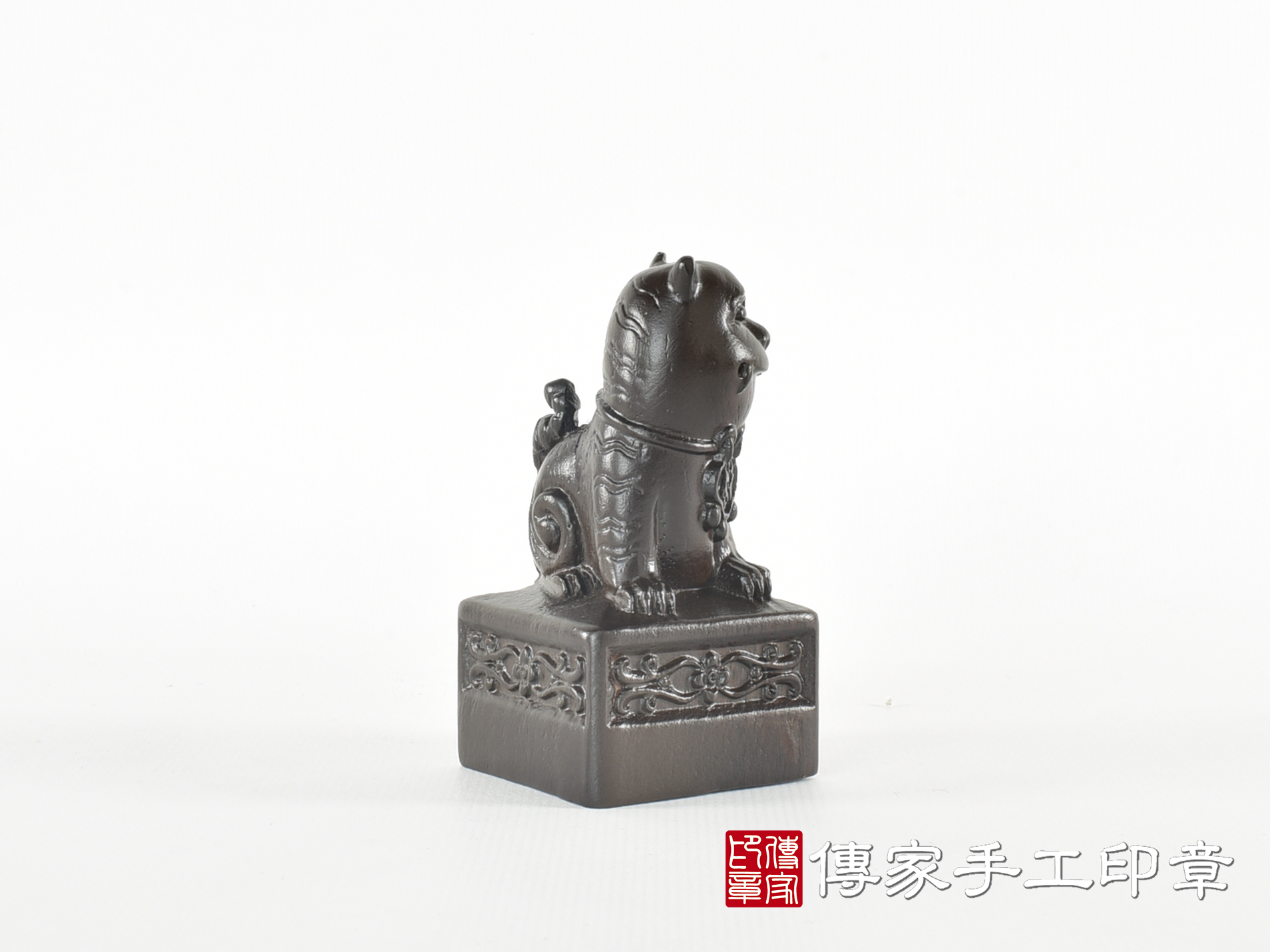 頂級黑檀木精雕黑虎將軍廟章:廟章、神明印章(4.6X4.6X高8.9公分) 4.jpg