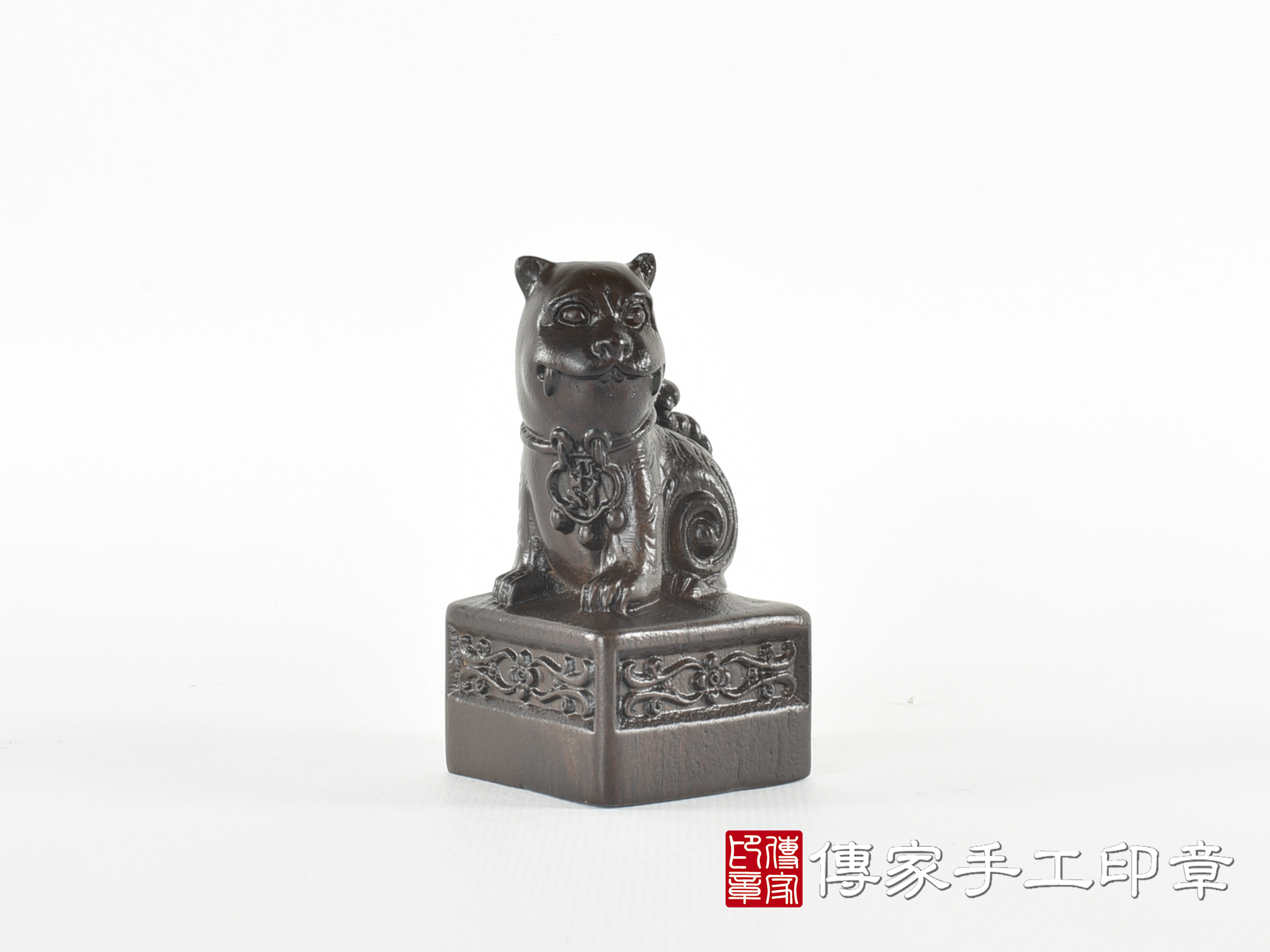 頂級黑檀木精雕黑虎將軍廟章:廟章、神明印章(4.6X4.6X高8.9公分) 5.jpg