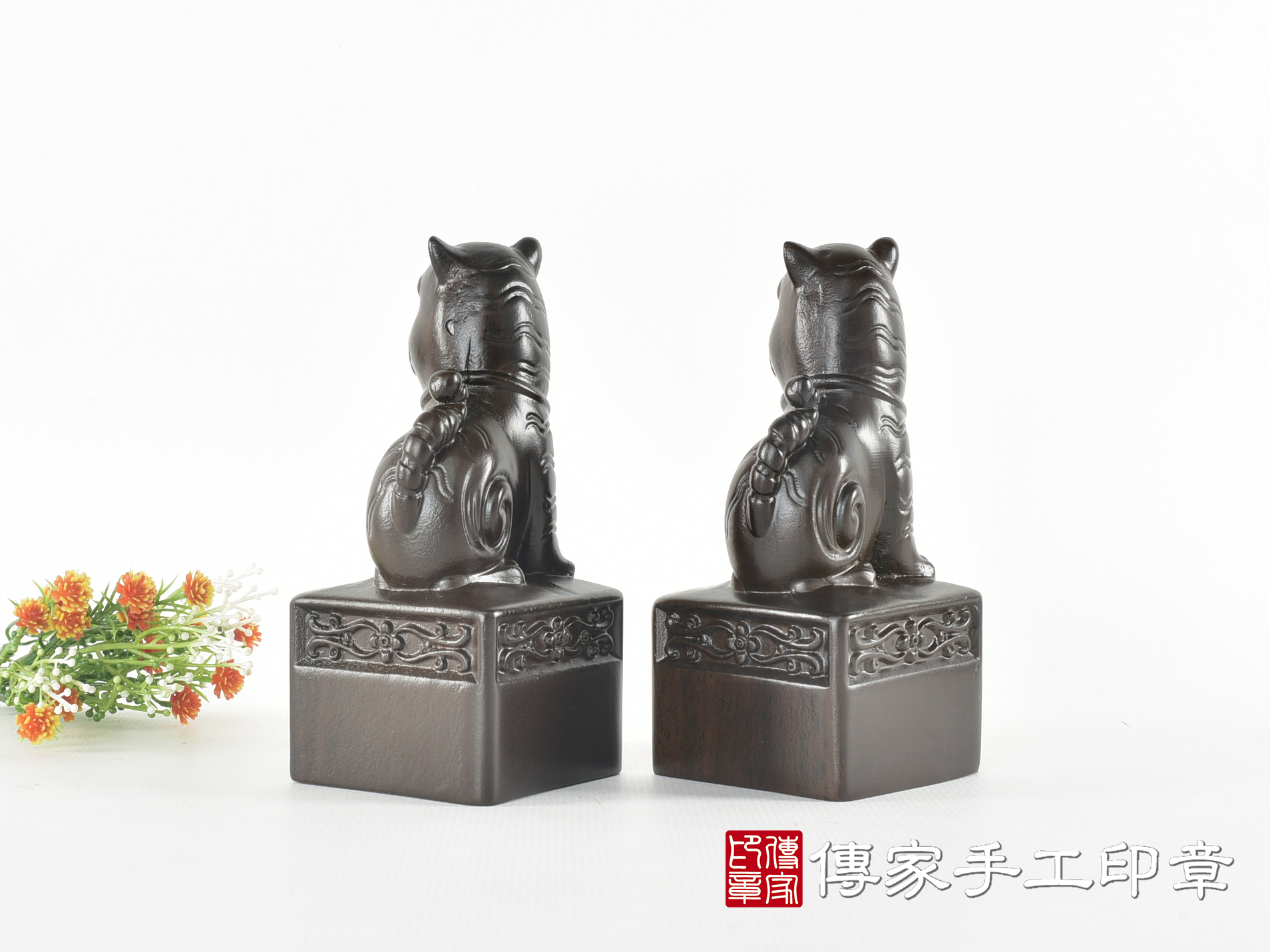 頂級黑檀木精雕黑虎將軍廟章:廟章、神明印章(5.5X5.5X高11.9公分) 8.jpg