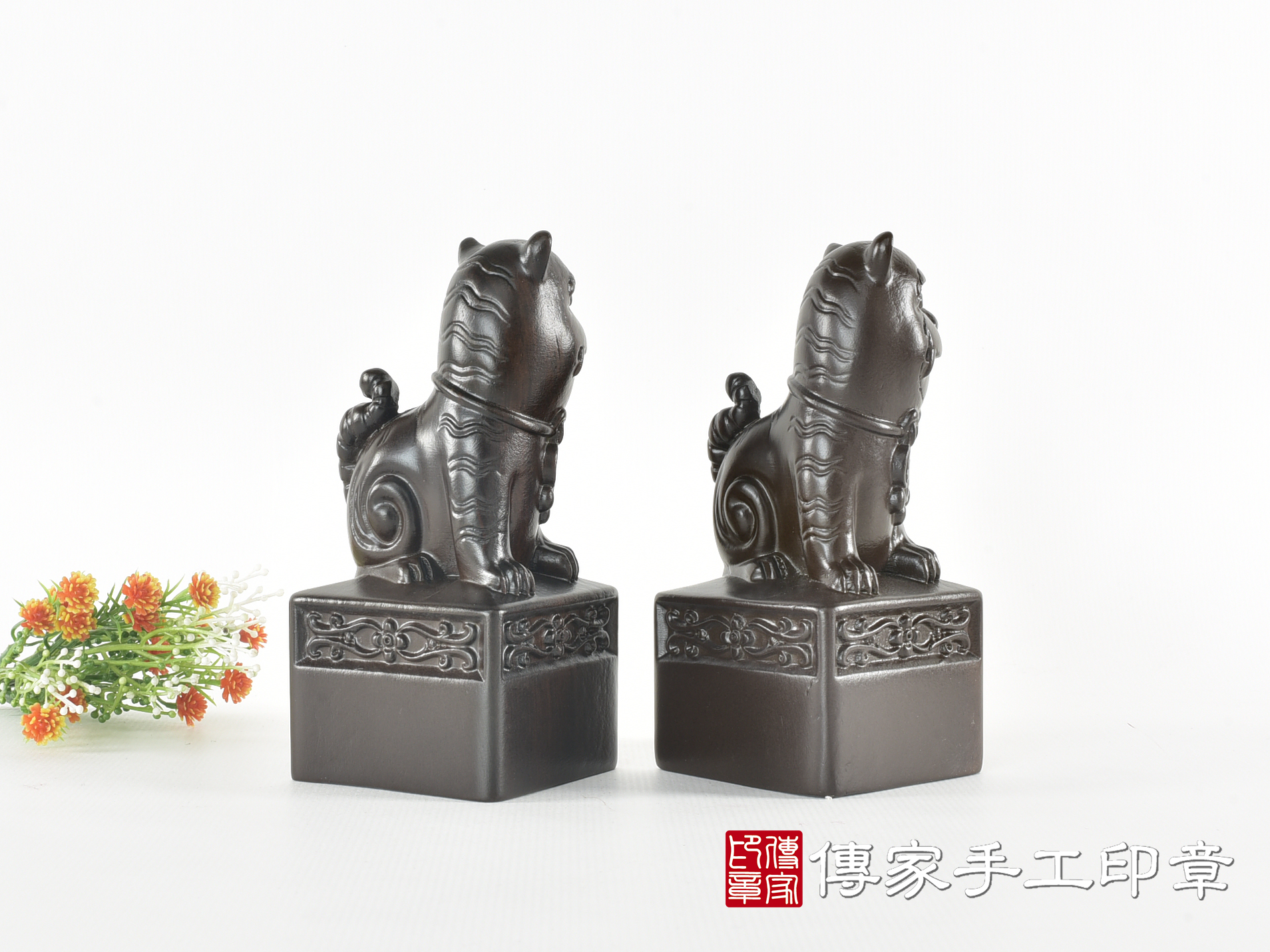 頂級黑檀木精雕黑虎將軍廟章:廟章、神明印章(5.5X5.5X高11.9公分) 9.jpg