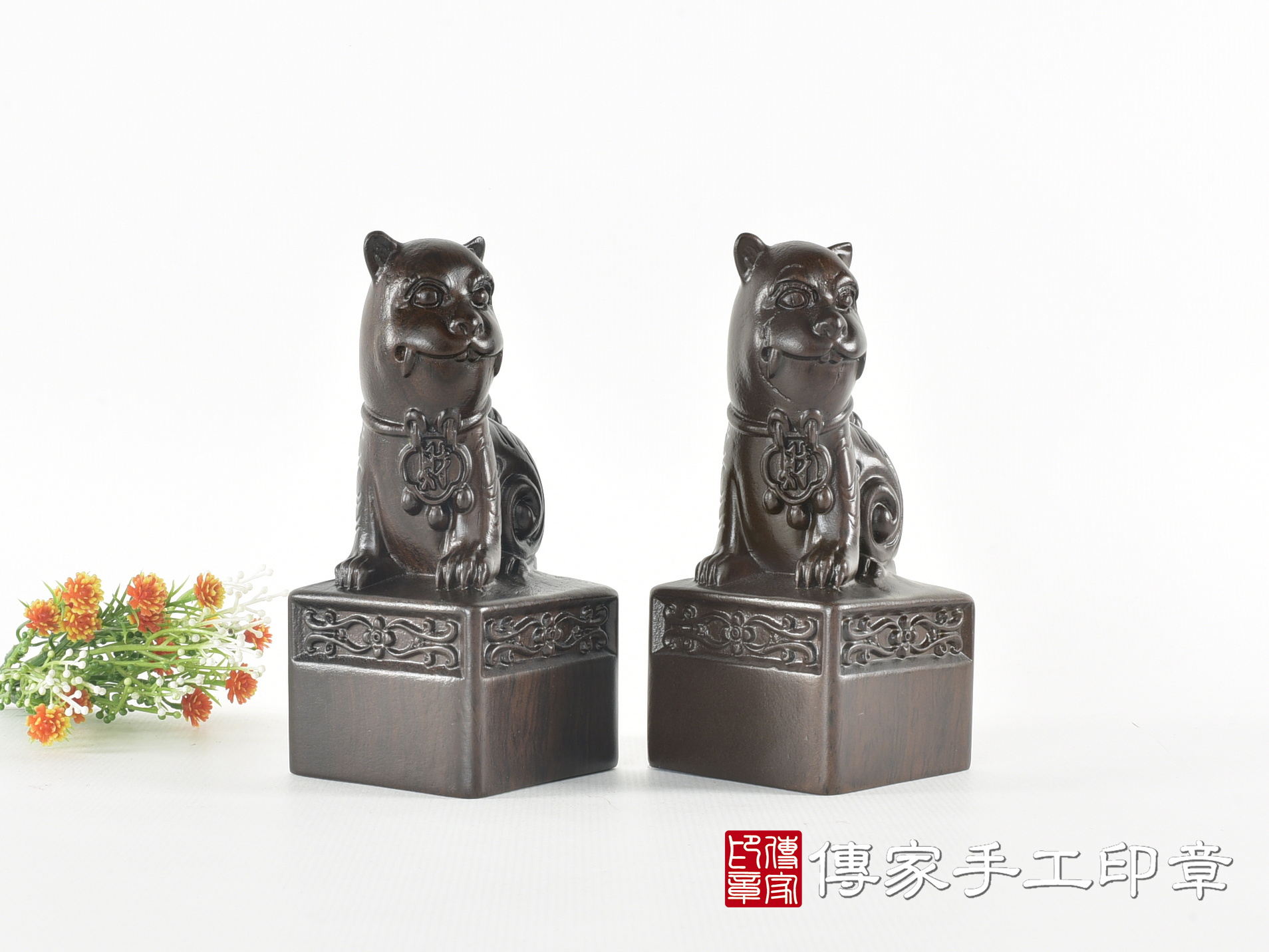 頂級黑檀木精雕黑虎將軍廟章:廟章、神明印章(5.5X5.5X高11.9公分) 10.jpg